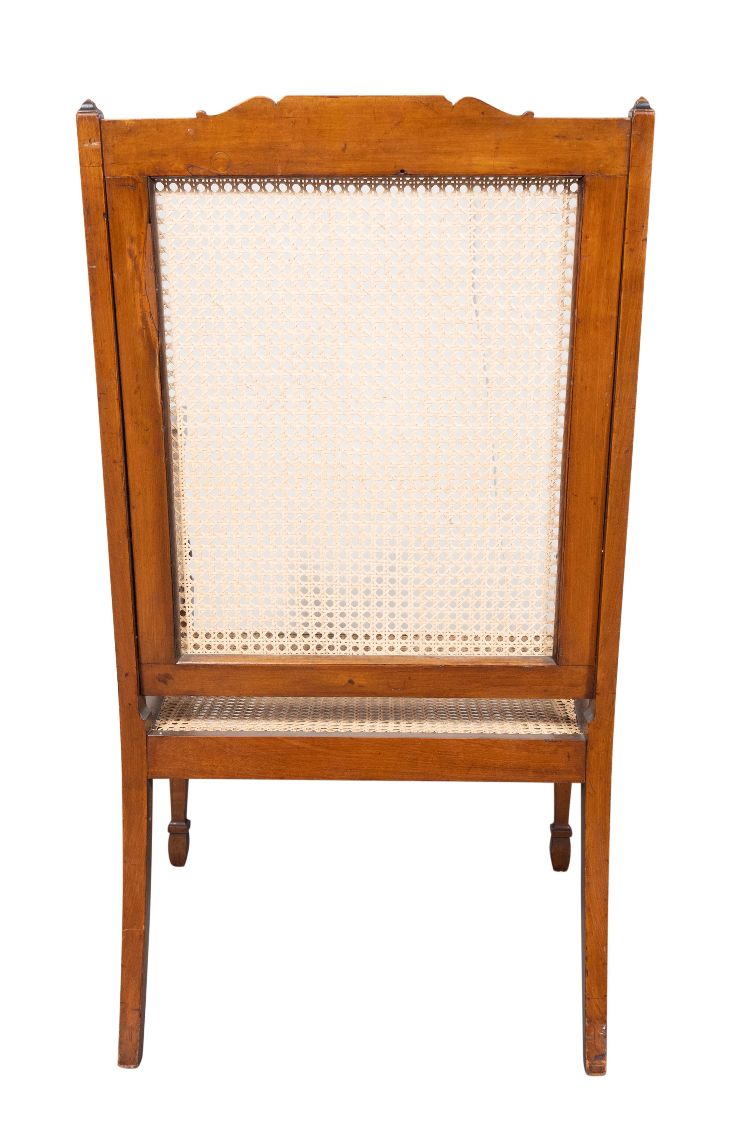 Edwardian Fein bemalt und Caned Satinwood Armchair im Zustand „Gut“ im Angebot in Essex, MA