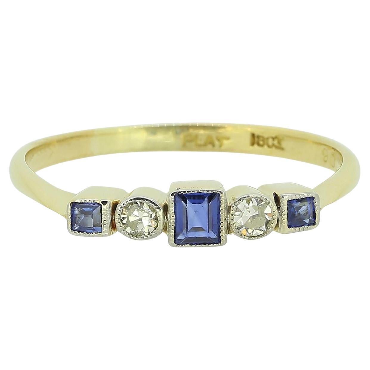 Ring aus edwardianischem Fünf-Stein-Saphir und Diamant im Angebot