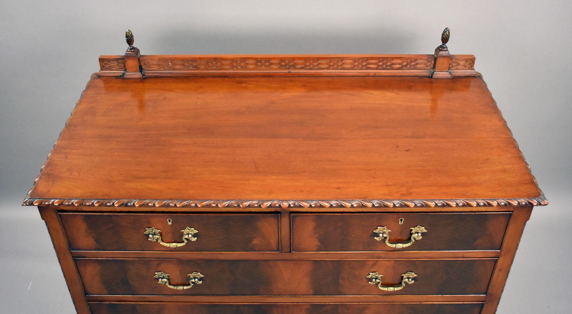 XIX secolo Edwardian Flame Mahogany Chest of Drawers in vendita