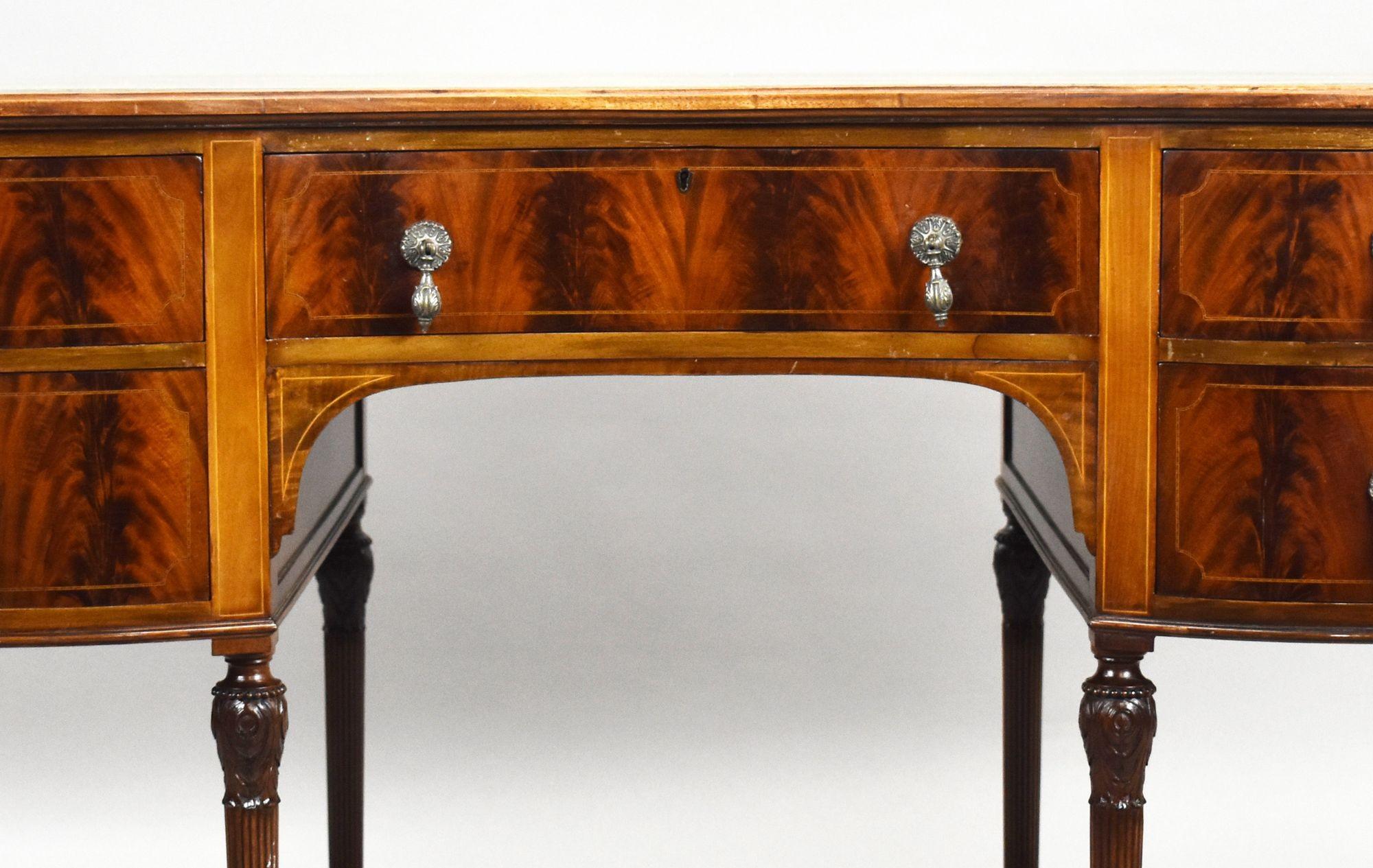 Edwardian Flame Mahogany Kidney Shaped Writing Table For Sale 3