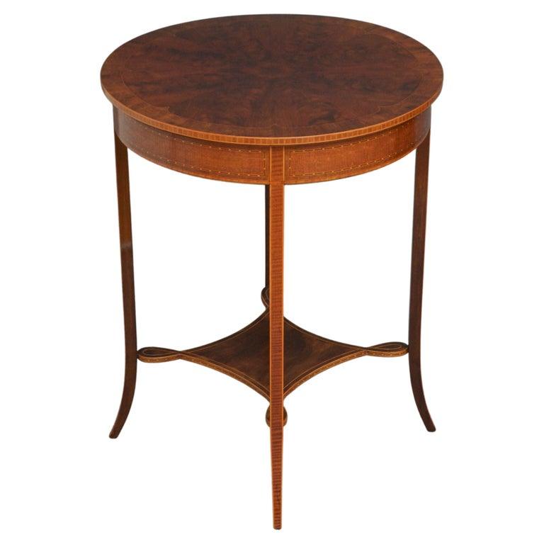 Table d'appoint édouardienne en acajou flammé à motifs marquetés, vers 1900
