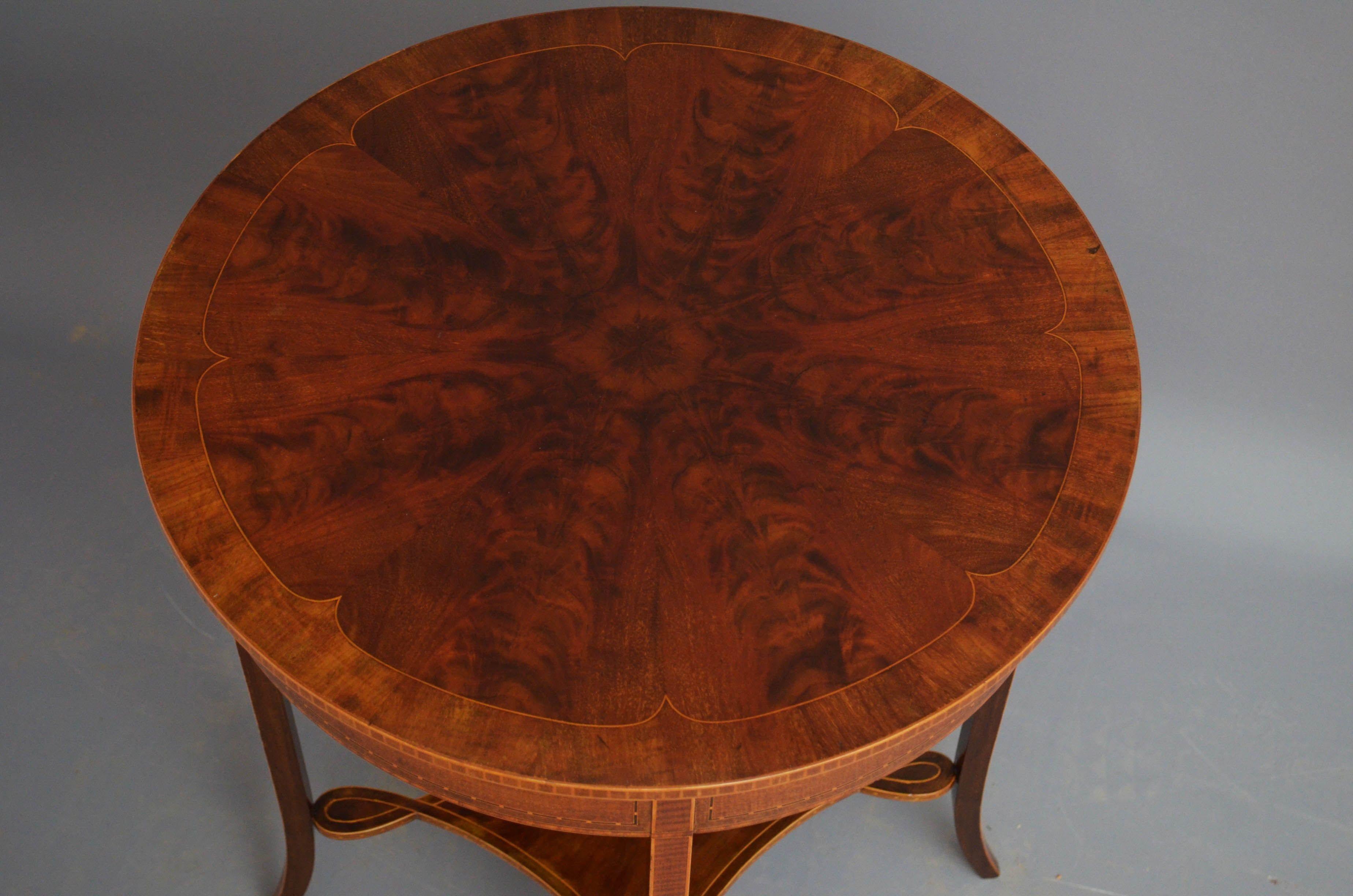 Mesa eduardiana de caoba flameada Caoba
