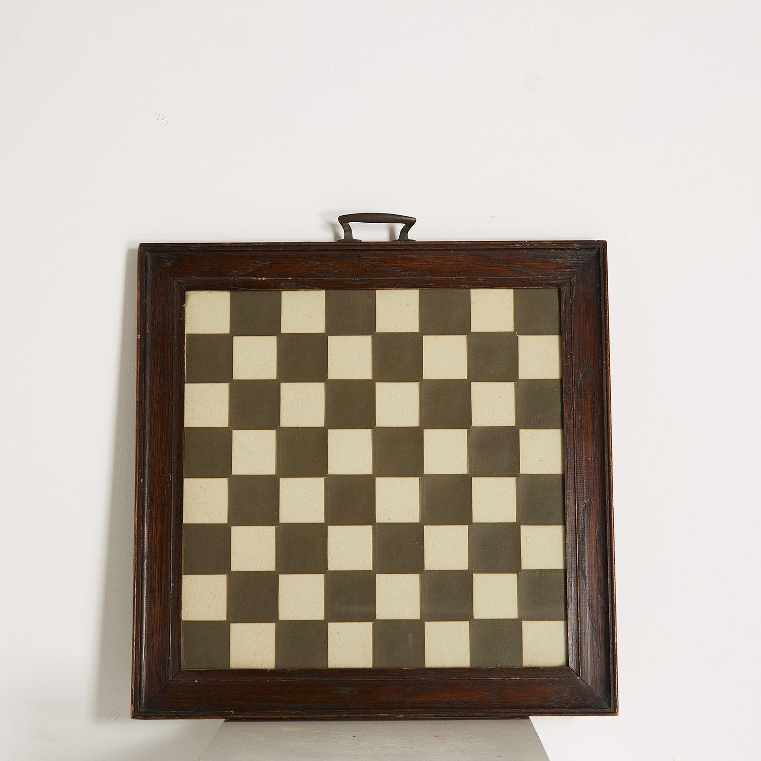 Gerahmtes edwardianisches hängendes Schachbrett, Großbritannien, 1910 (Glasiert) im Angebot