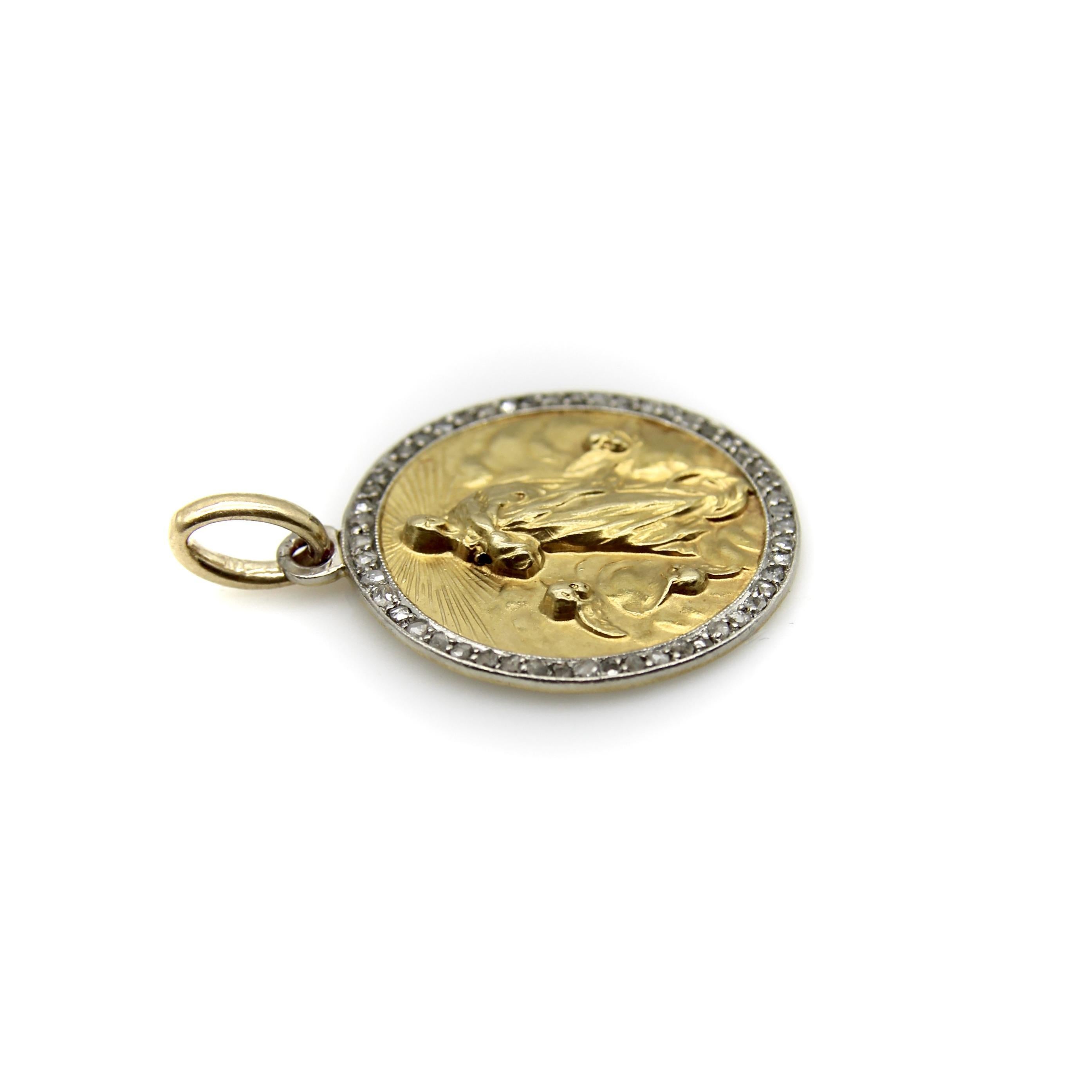 Edoardiano Ciondolo francese edoardiano in oro 18 carati e platino Madre di Dio con aureola di diamanti in vendita