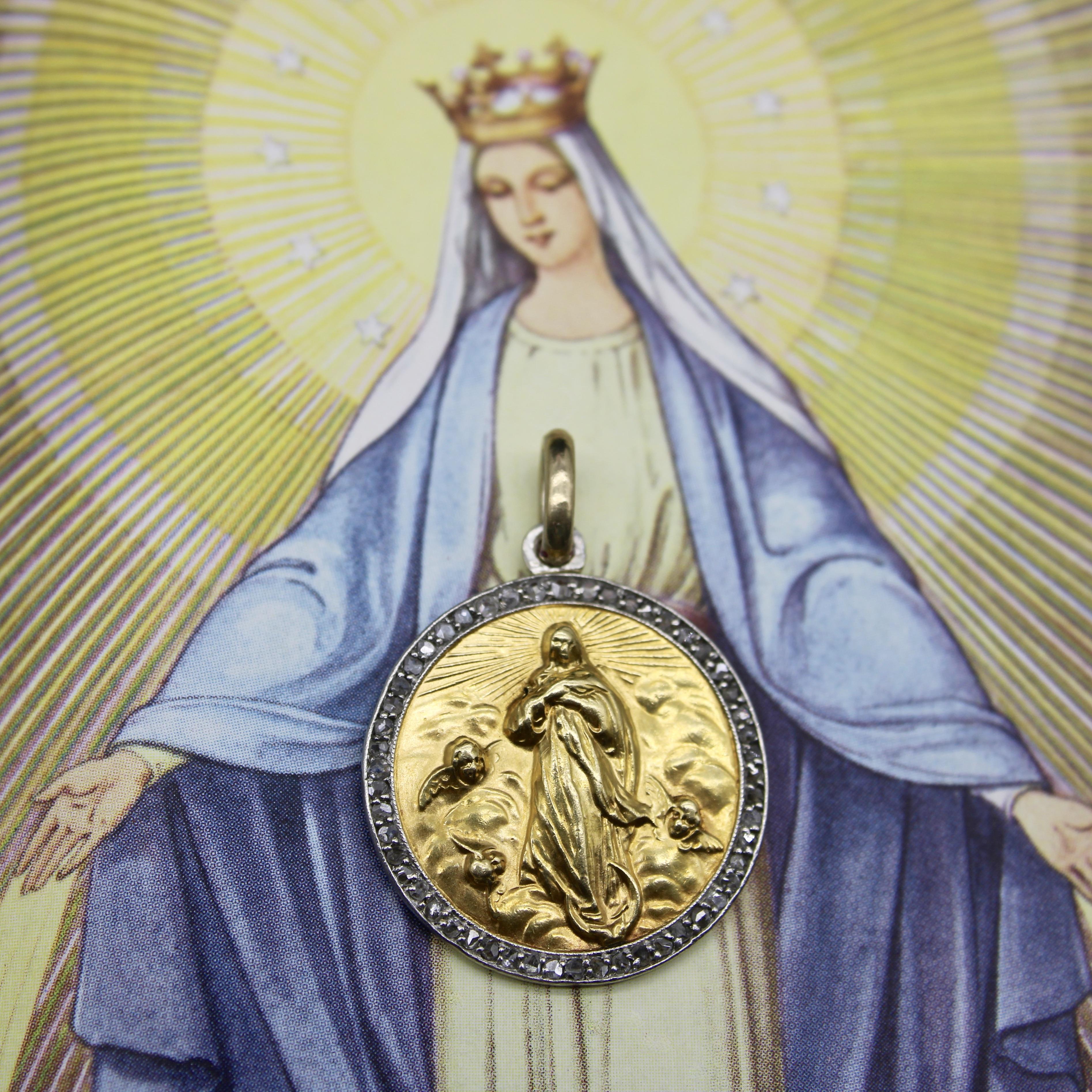 Ciondolo francese edoardiano in oro 18 carati e platino Madre di Dio con aureola di diamanti in vendita 1