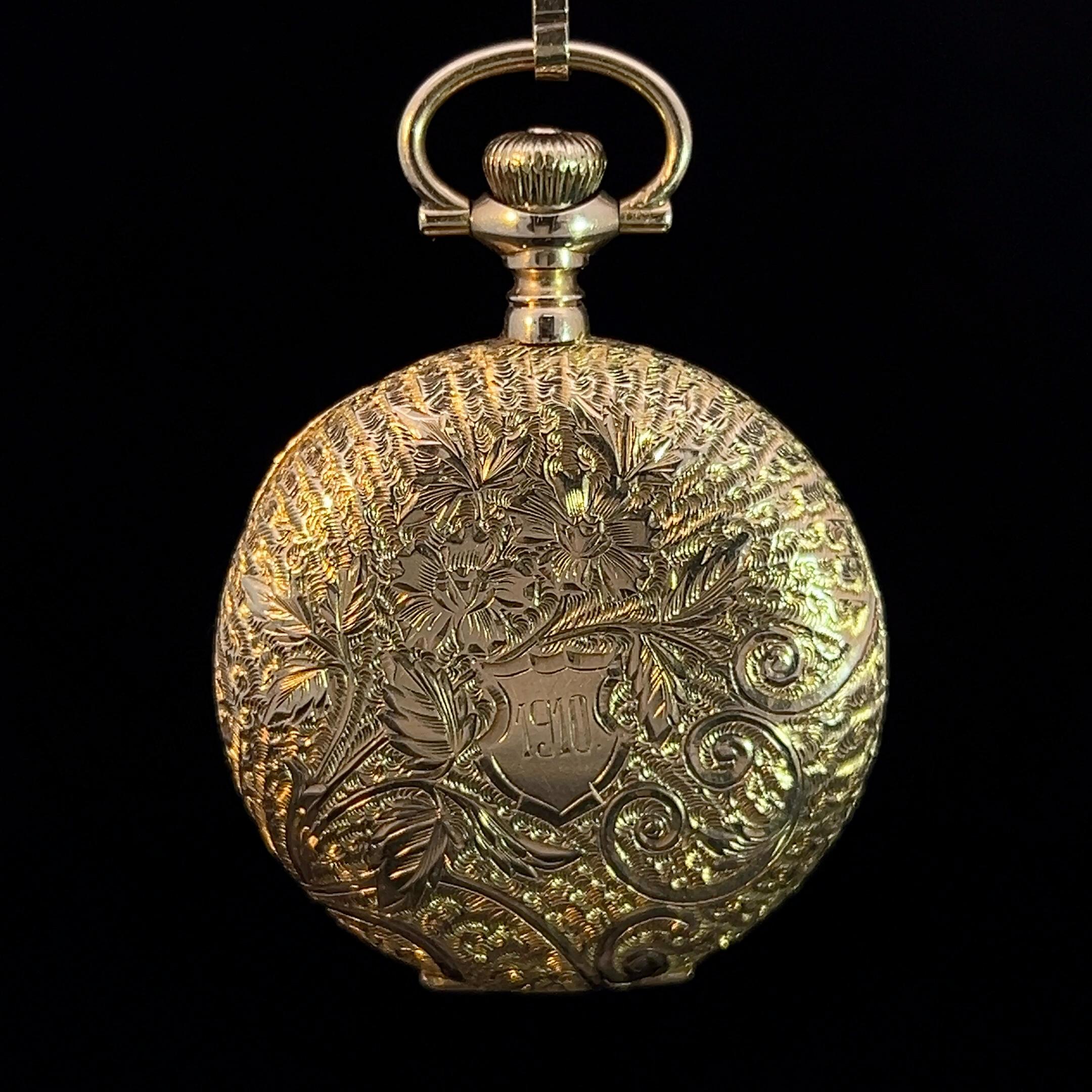 Edwardian Full Hunting Pocket Watch Circa 1910 For Sale 2