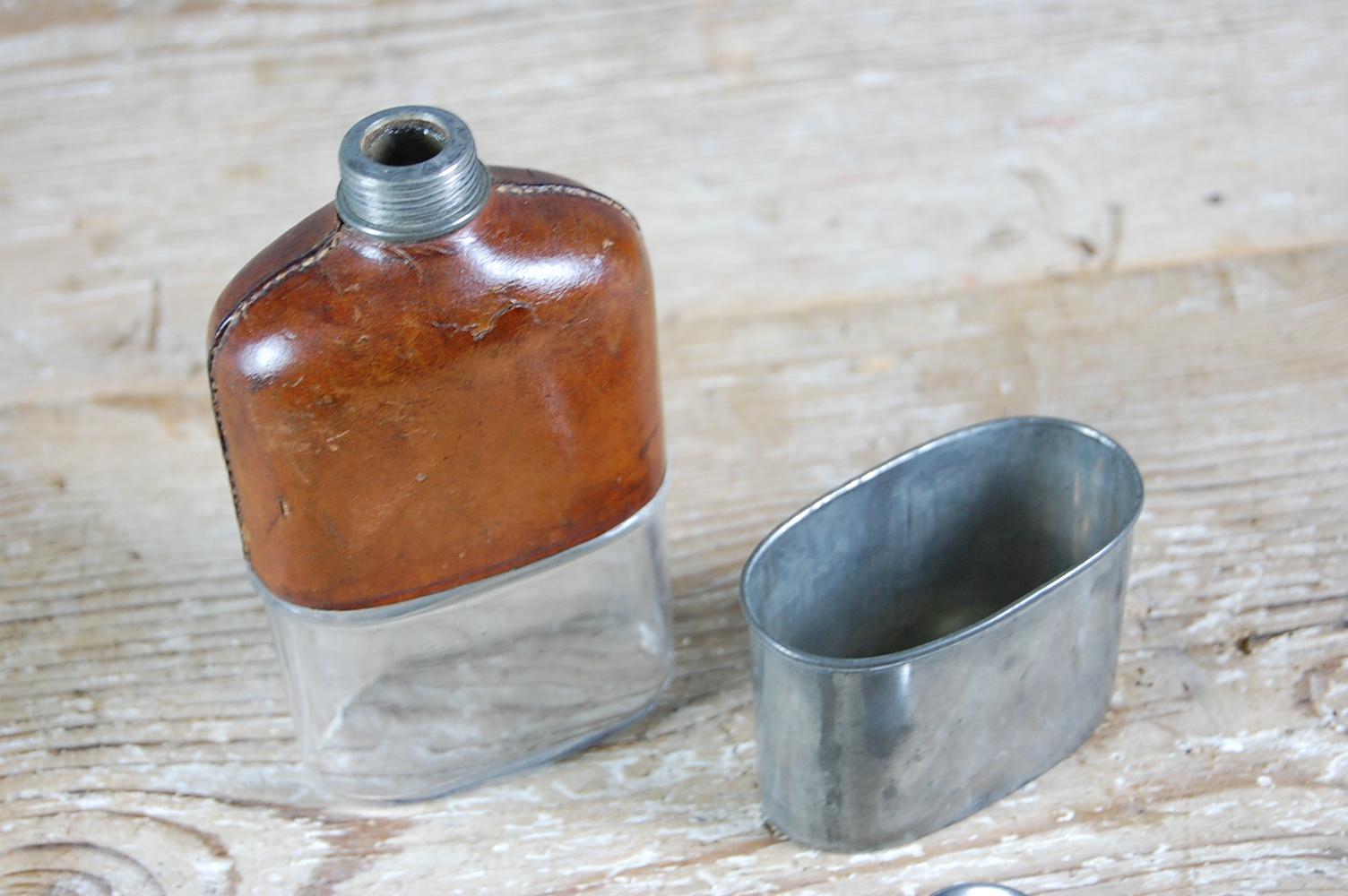 Edwardian Gentlemans Hip Flask In Fair Condition In Pease pottage, West Sussex