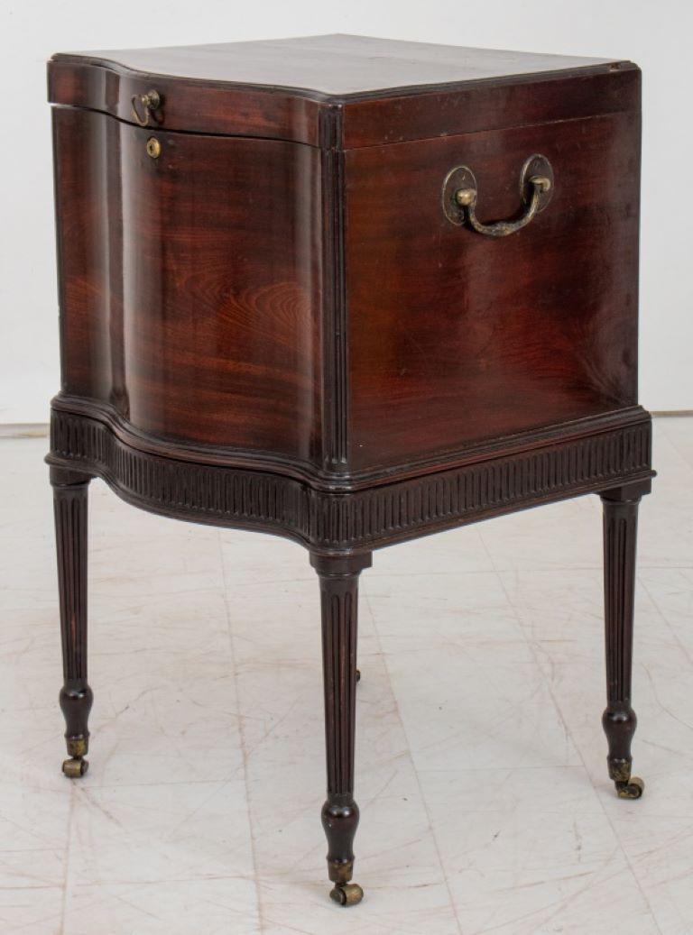 Edwardian George III Style Cellarette on Stand In Good Condition For Sale In New York, NY