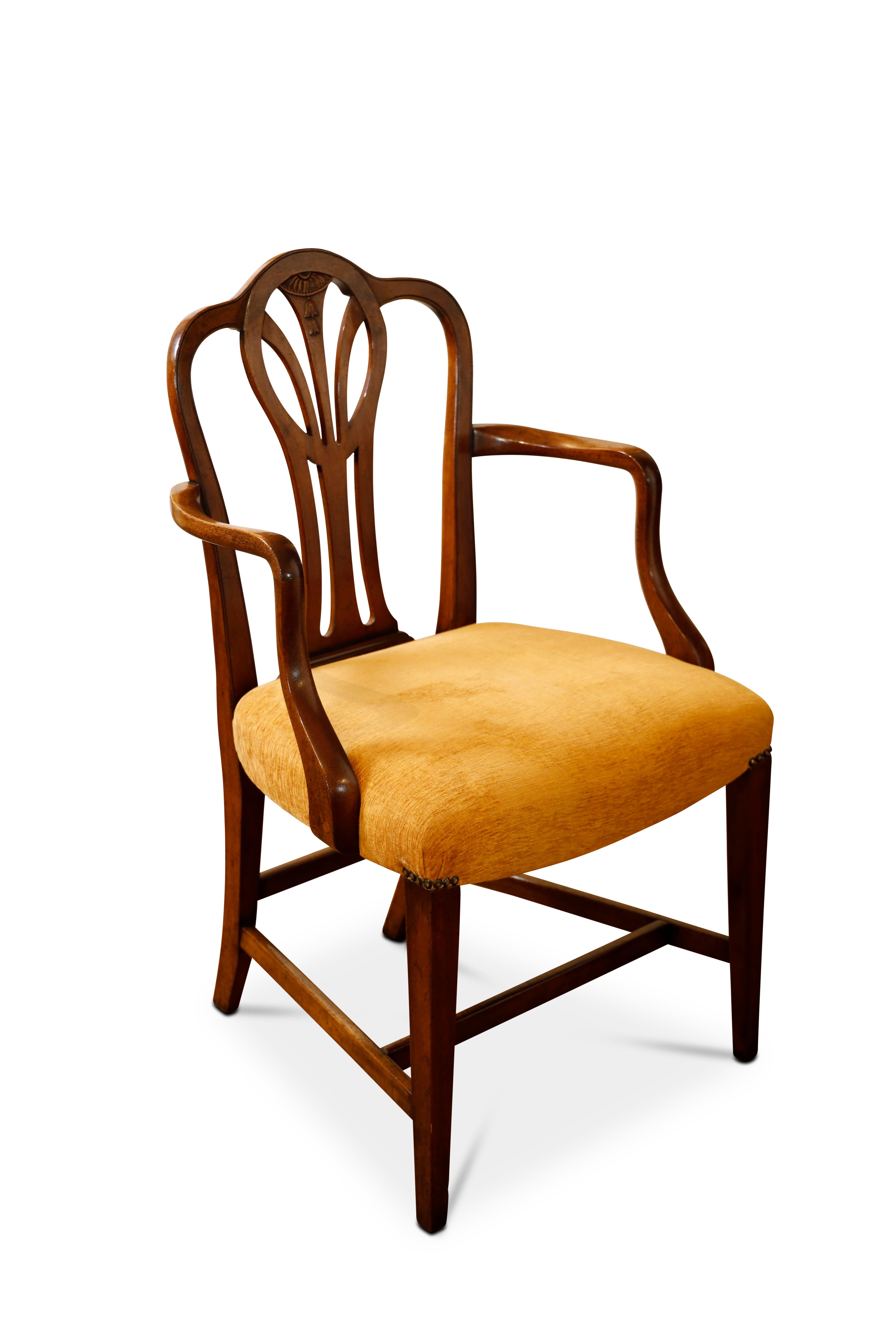 Edwardian Georgian Style Mahogany Dining Chairs In Excellent Condition For Sale In Woodbury, CT
