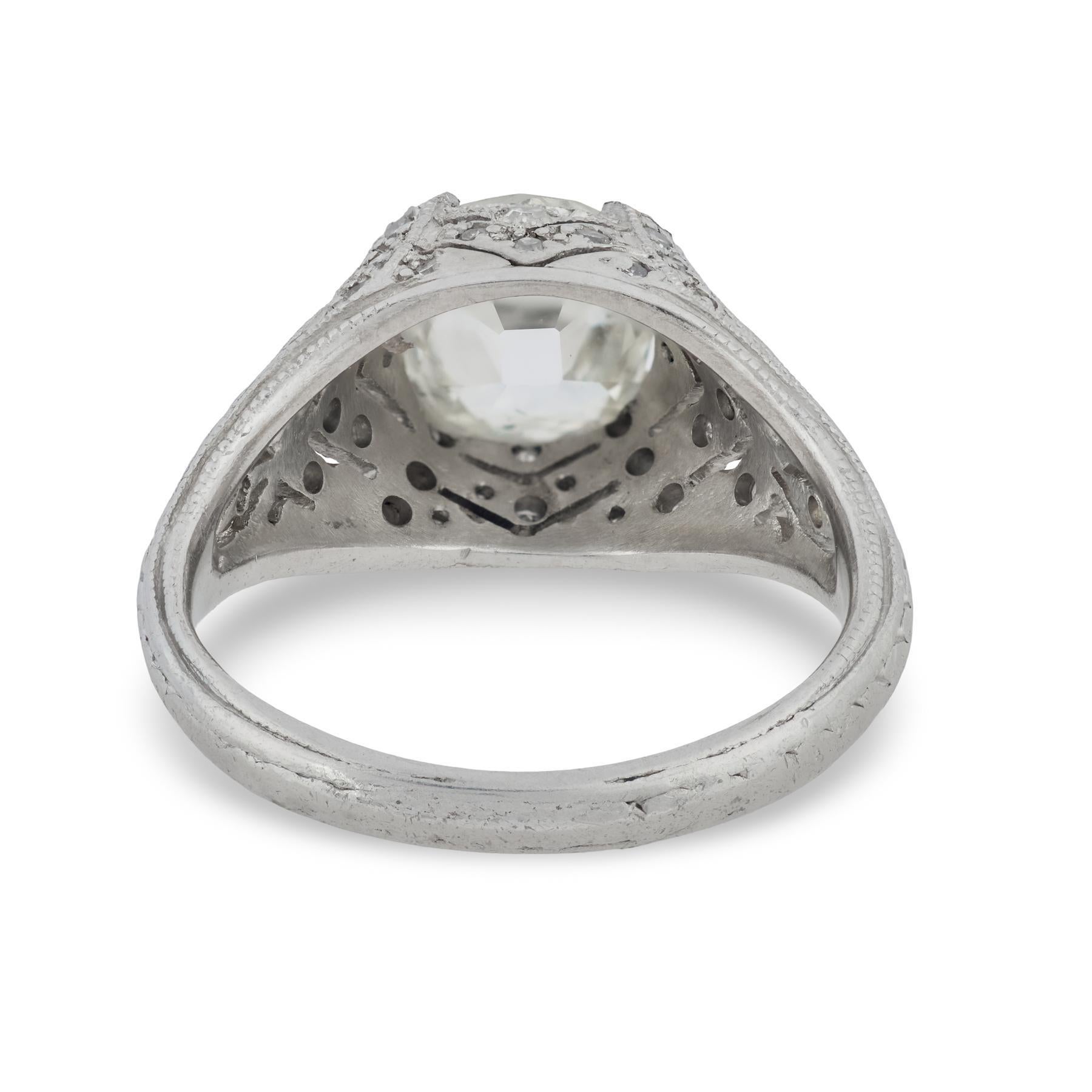 Bague de fiançailles en platine avec diamant taille coussin de 1,50 carat GIA de style édouardien Pour femmes en vente