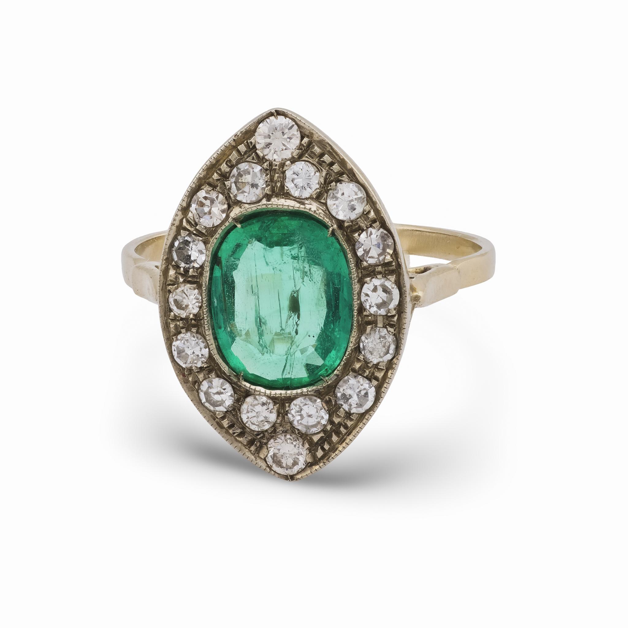 Édouardien Bague navette en or blanc 18 carats, émeraude de 1,50 carat, GIA, Edwardienne en vente