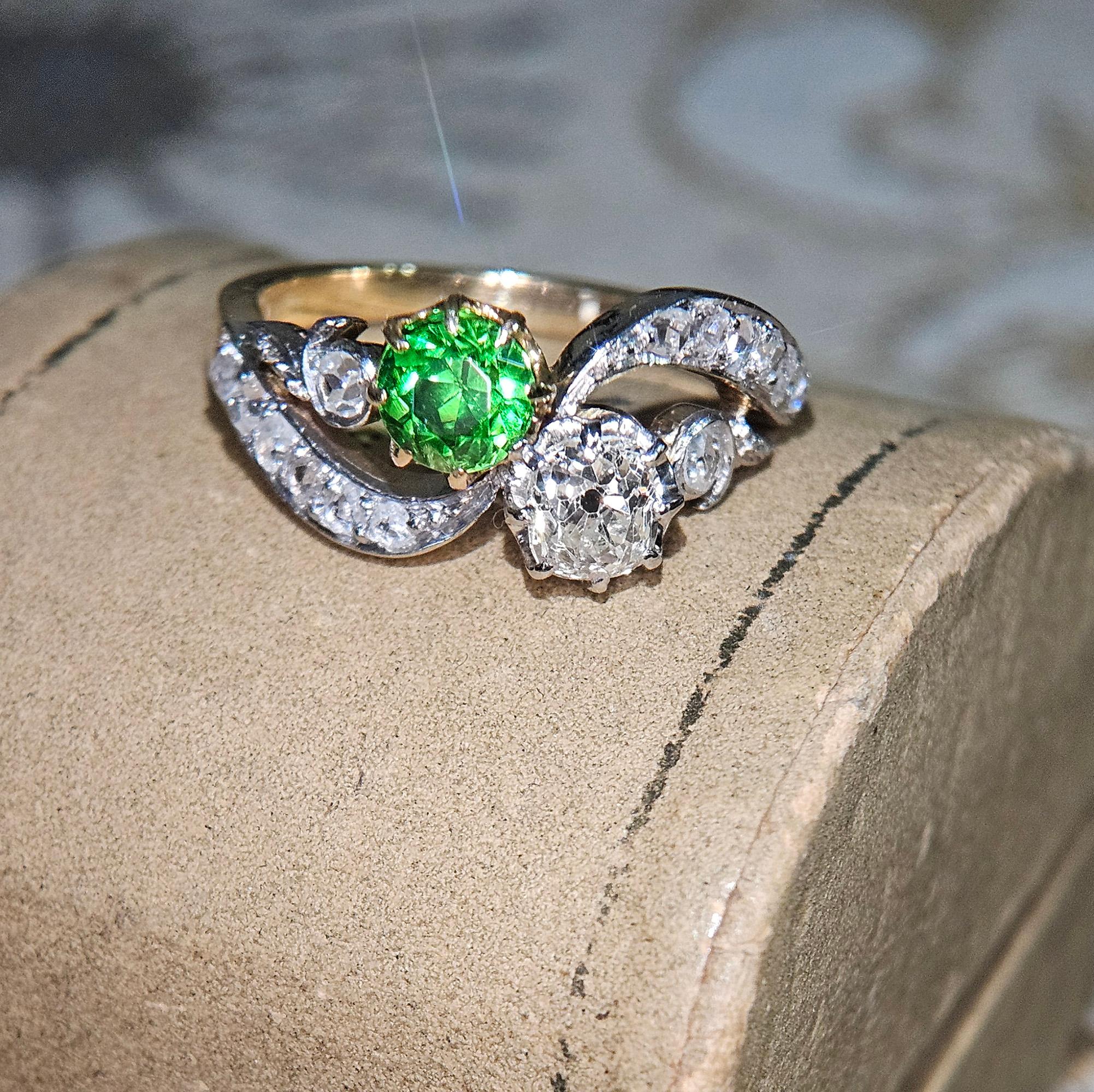Edwardian GIA 1.69ctw Russian DEMANTOID Garnet DIAMOND Toi et Moi 18K Gold Ring For Sale 7