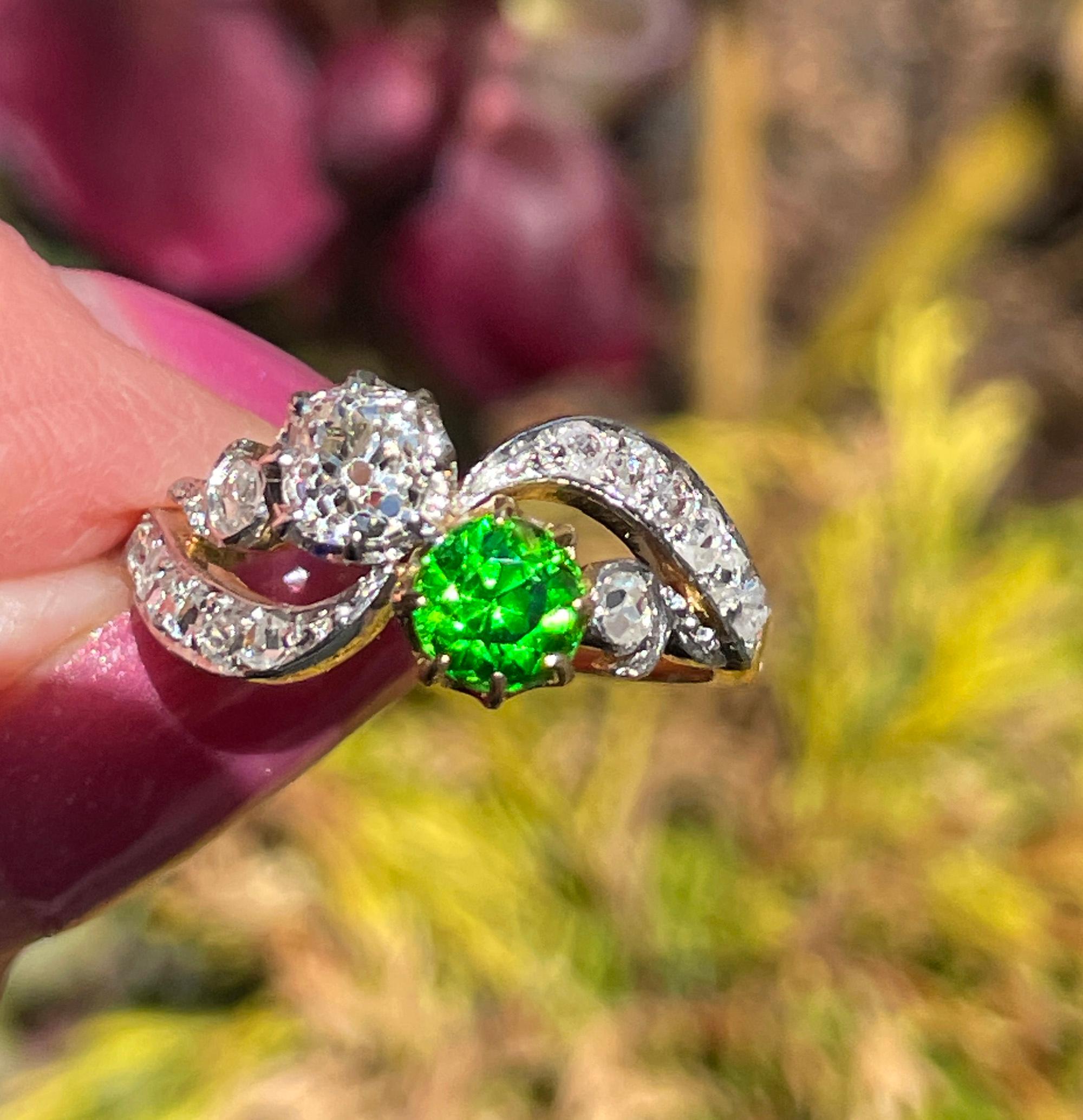 Edwardian GIA 1.69ctw Russian DEMANTOID Garnet DIAMOND Toi et Moi 18K Gold Ring For Sale 14