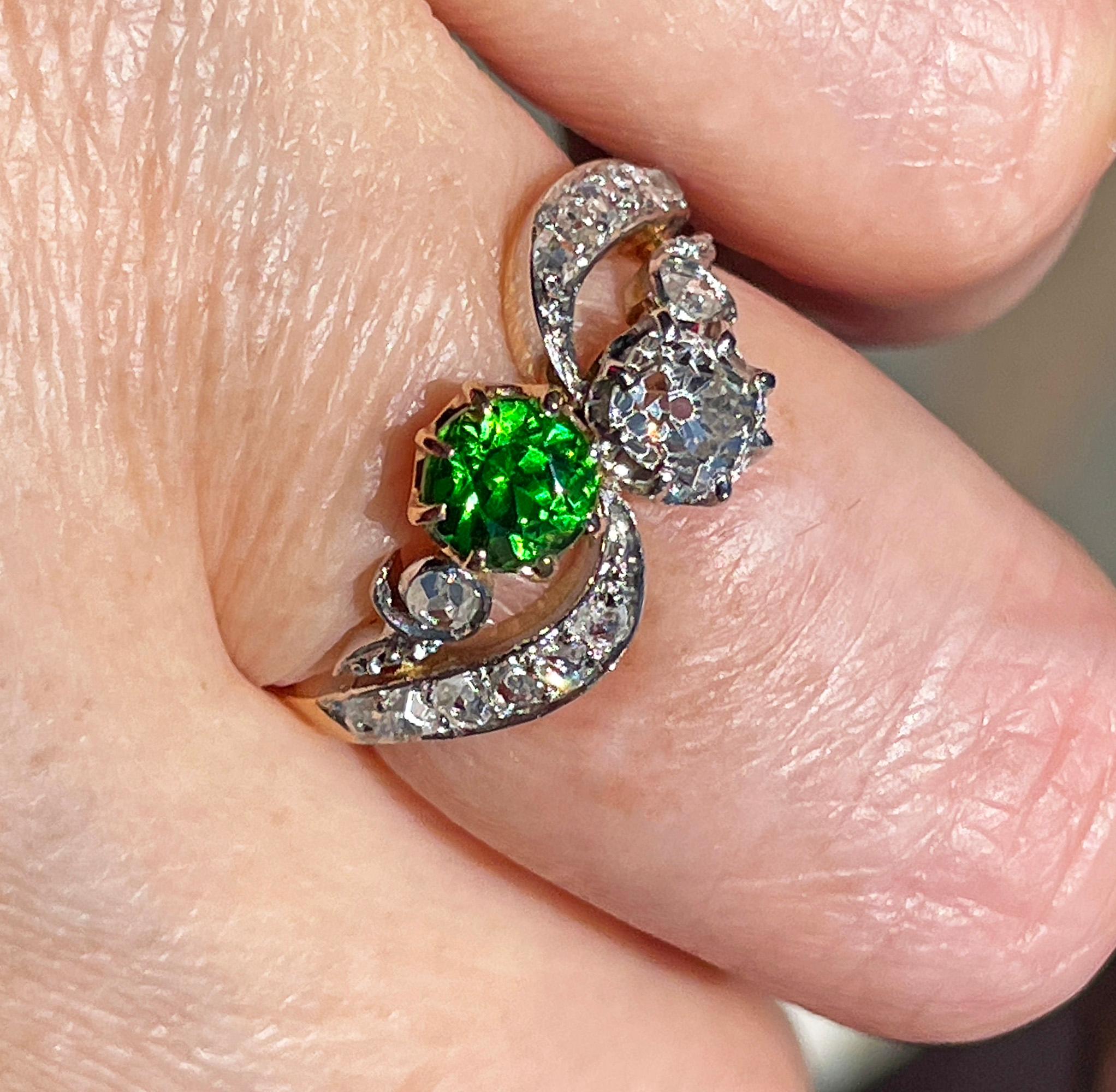 Edwardian GIA 1.69ctw Russian DEMANTOID Garnet DIAMOND Toi et Moi 18K Gold Ring For Sale 15