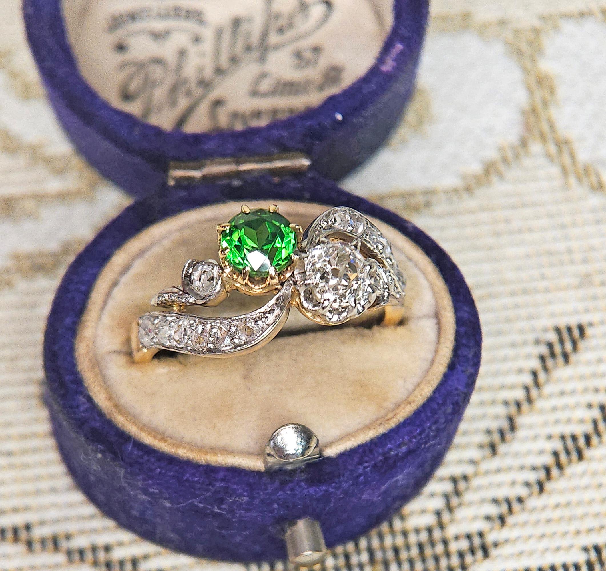 Edwardian GIA 1.69ctw Russian DEMANTOID Garnet DIAMOND Toi et Moi 18K Gold Ring In Good Condition For Sale In New York, NY