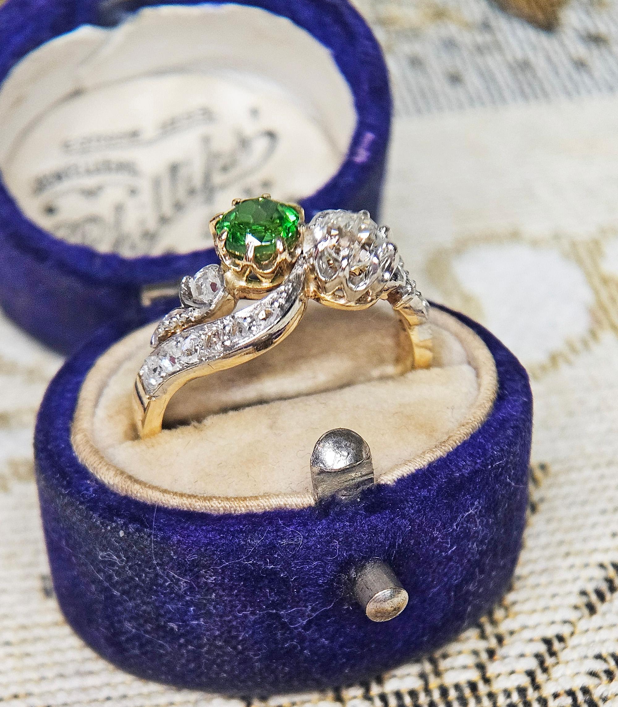 Edwardian GIA 1.69ctw Russian DEMANTOID Garnet DIAMOND Toi et Moi 18K Gold Ring For Sale 1