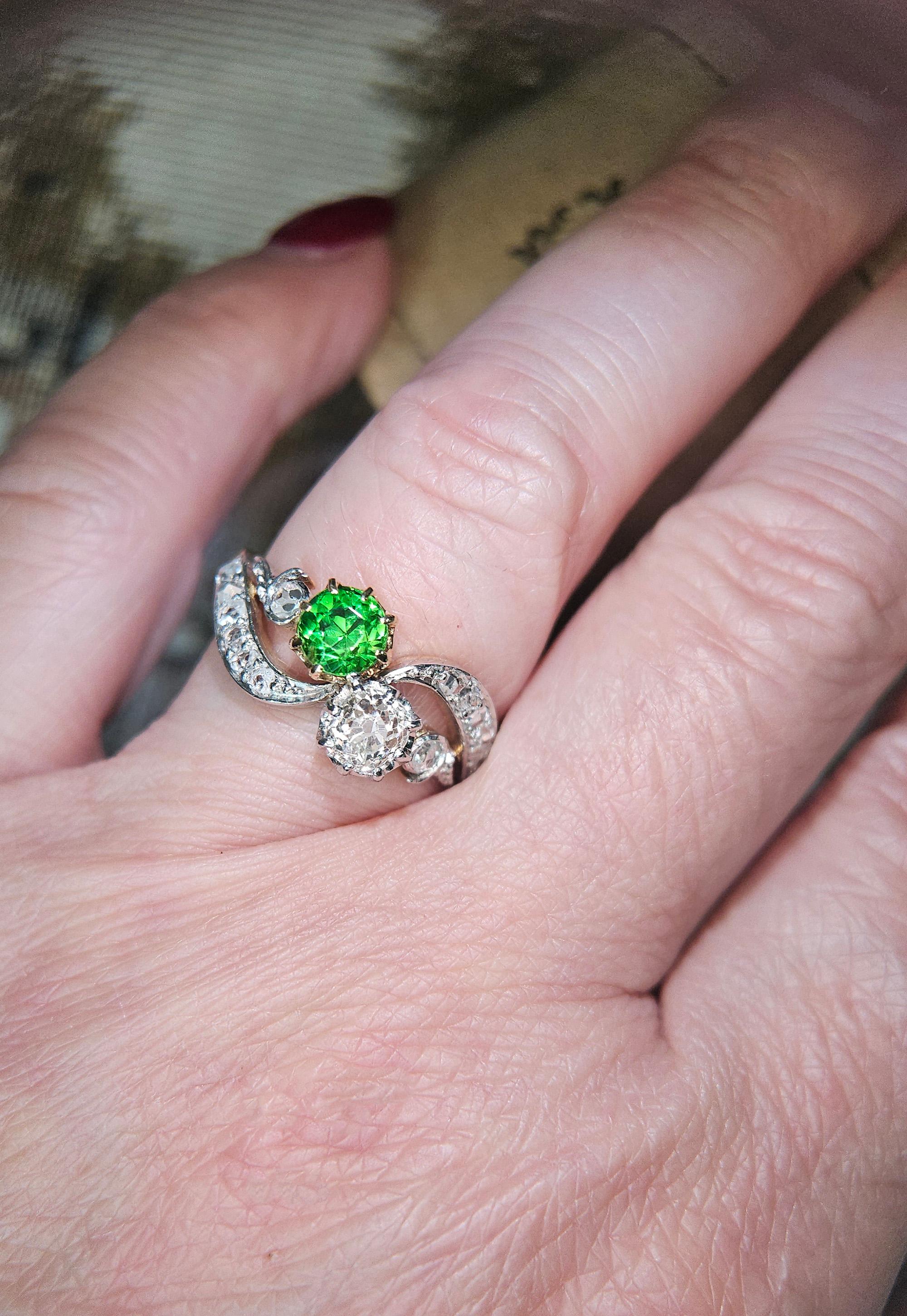 Edwardian GIA 1.69ctw Russian DEMANTOID Garnet DIAMOND Toi et Moi 18K Gold Ring For Sale 3