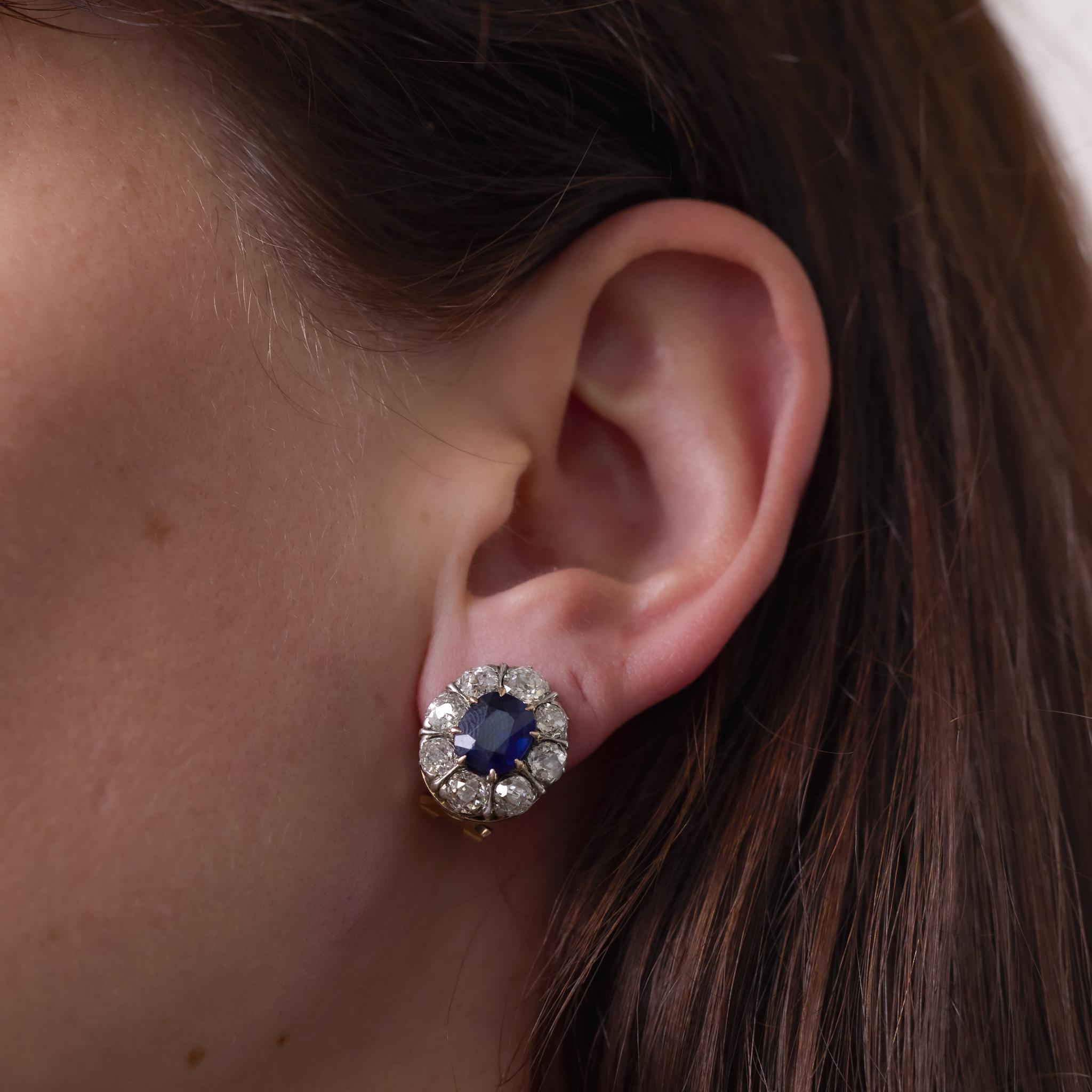 Taille coussin Boucles d'oreilles édouardiennes en or jaune et argent GIA 3,45 carats saphir diamant 18k en vente