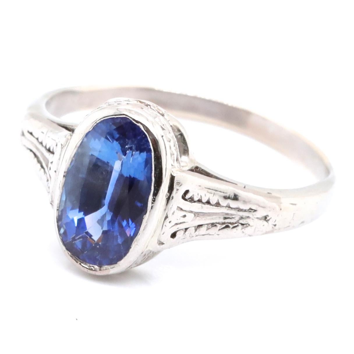 Edwardian GIA Ceylon Sapphire 14 Karat White Gold Ring In Fair Condition In Beverly Hills, CA