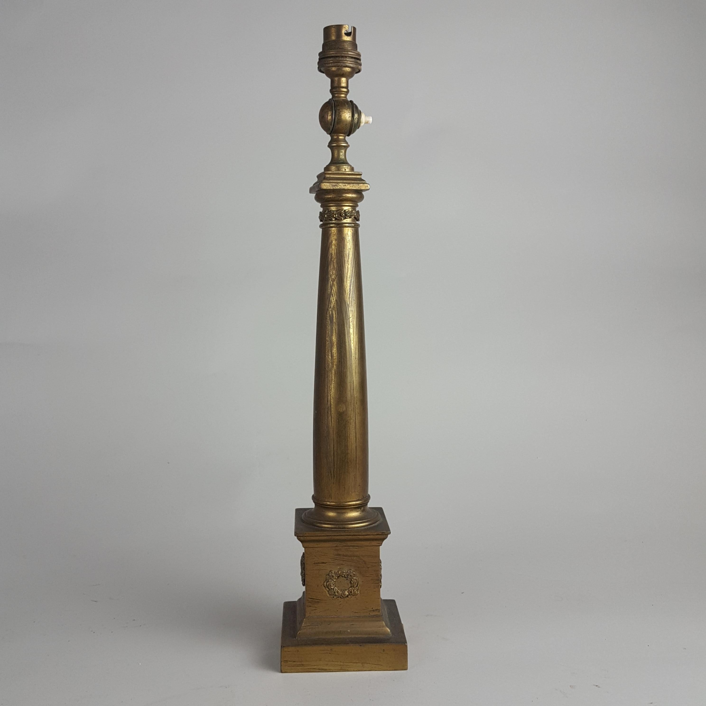 Edwardian Gilt brass table lamp by Faraday & Sons In Good Condition For Sale In Tunbridge Wells, GB