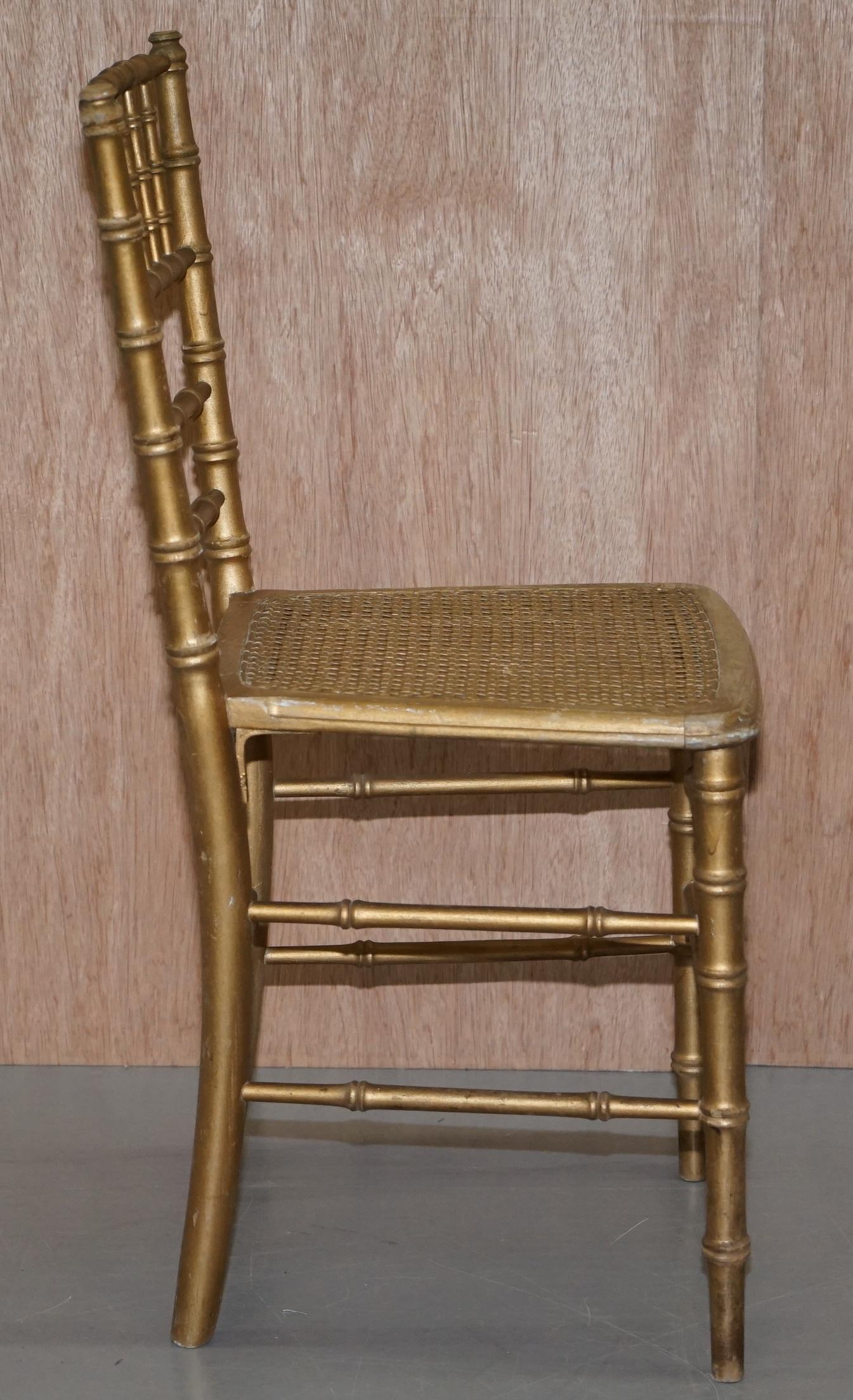 Edwardian Giltwood Famboo Regency Style Berger Stuhl mit neu vergoldetem Rahmen (Vergoldetes Holz) im Angebot