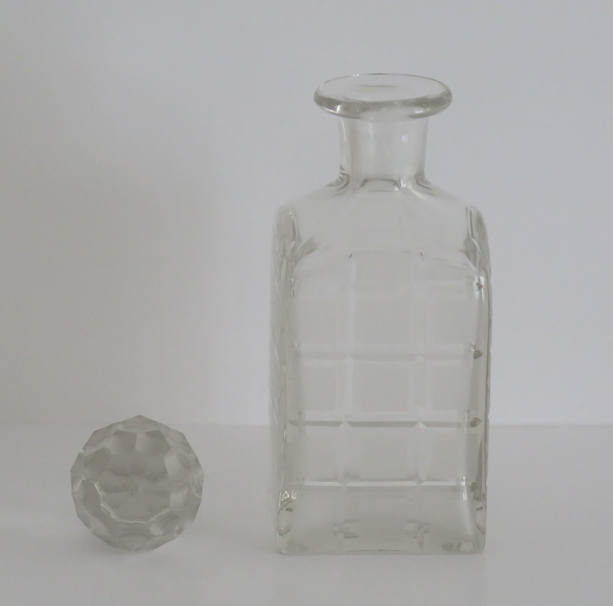 Edwardian Glass Decanter Square Cut and Etched, circa 1900 For Sale 3