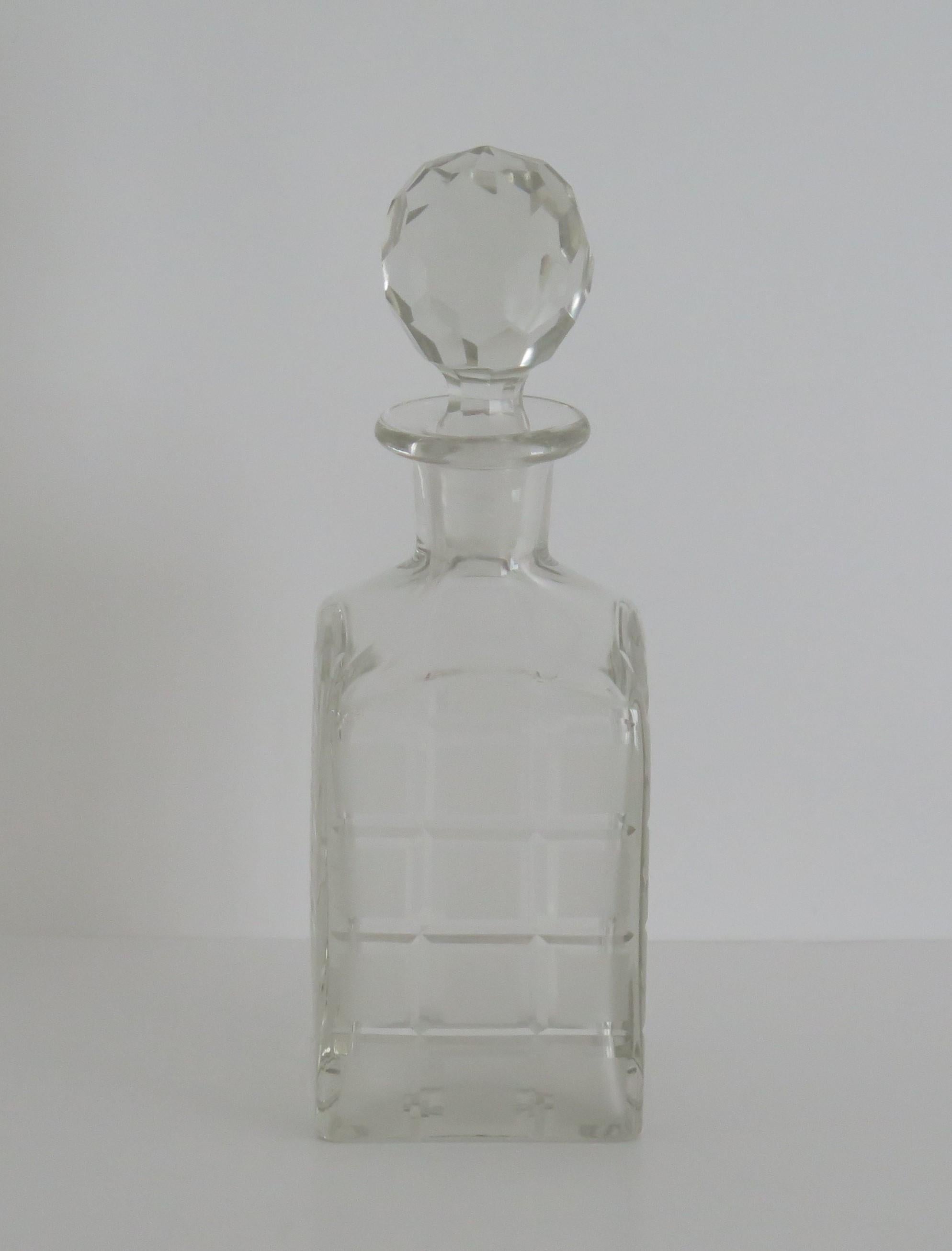 Edwardian Glass Decanter Square Cut and Etched, circa 1900 For Sale 4