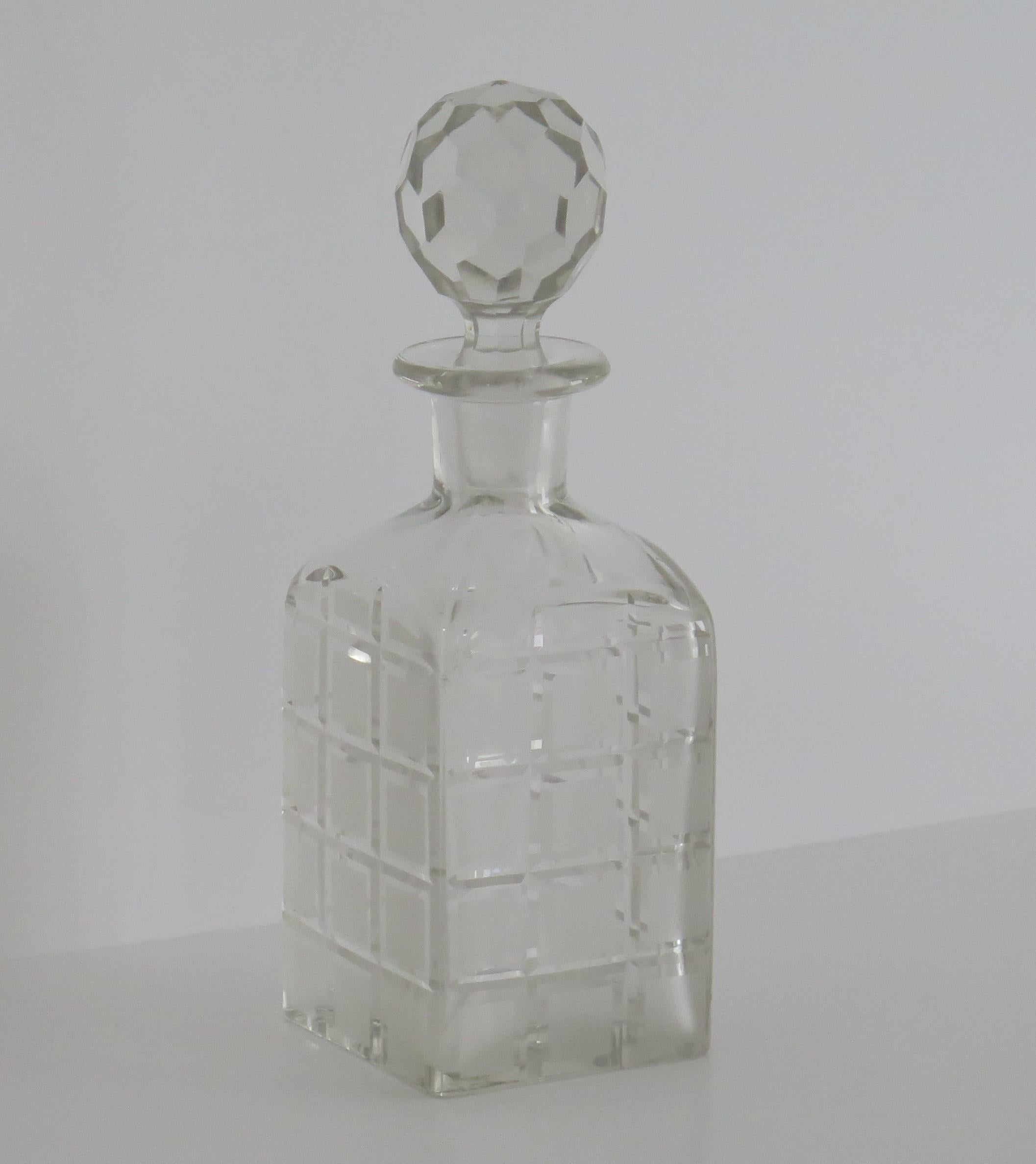 Edwardian Glass Decanter Square Cut and Etched, circa 1900 For Sale 5