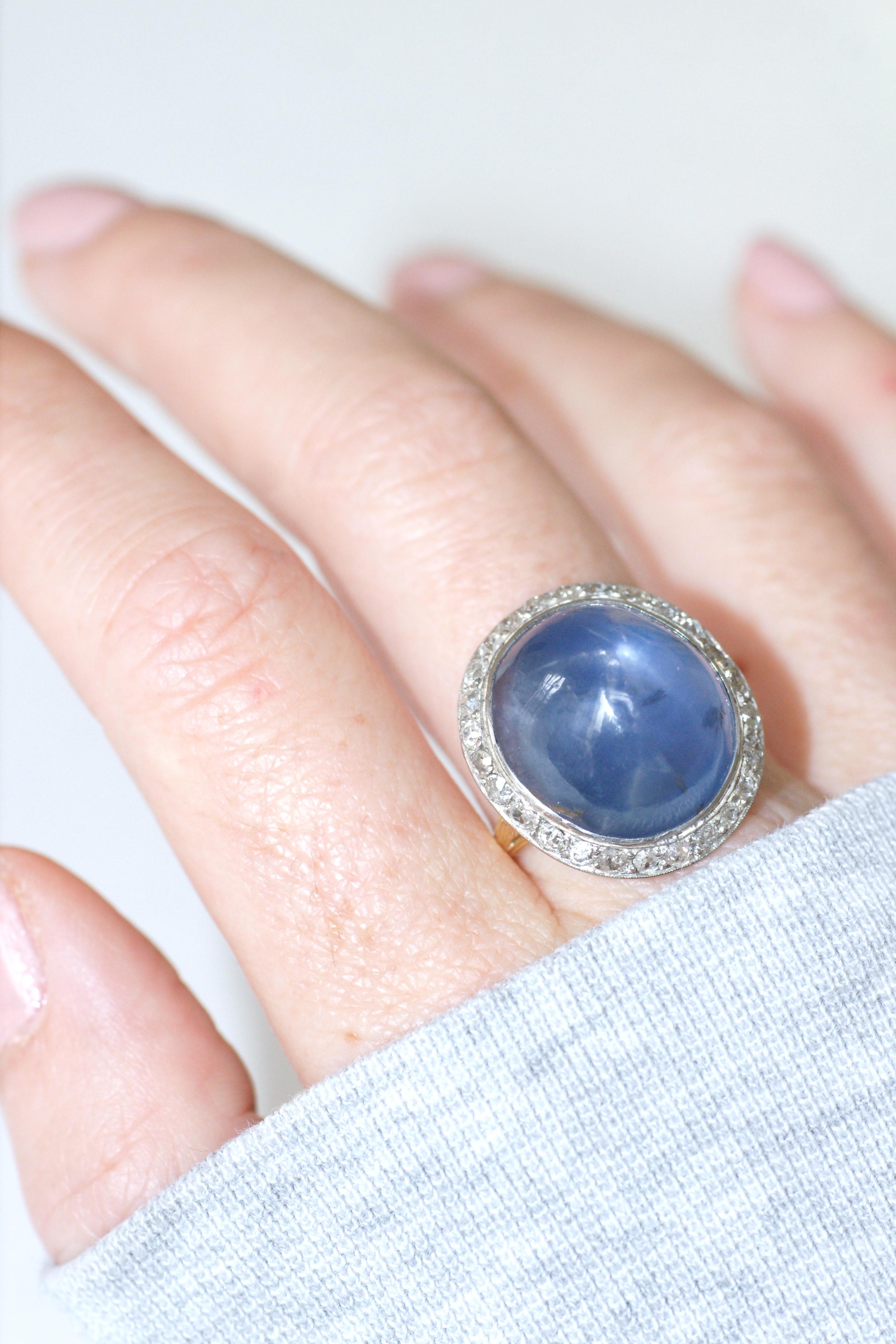 Women's or Men's Edwardian Gold and Platinum Cluster Ring with 35cts Ceylan Star Sapphire Caboch