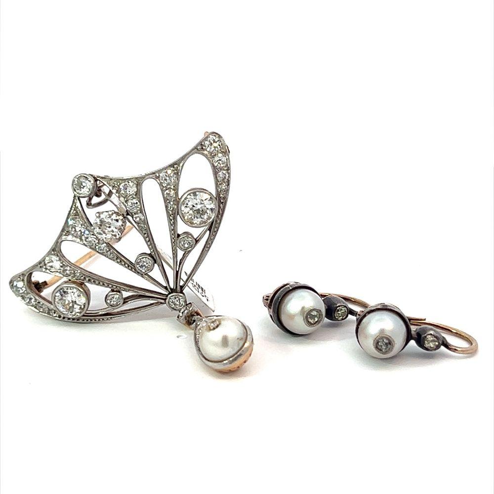 Women's or Men's Antique Diamond and Pearl Platinum Brooch and Earrings Set For Sale