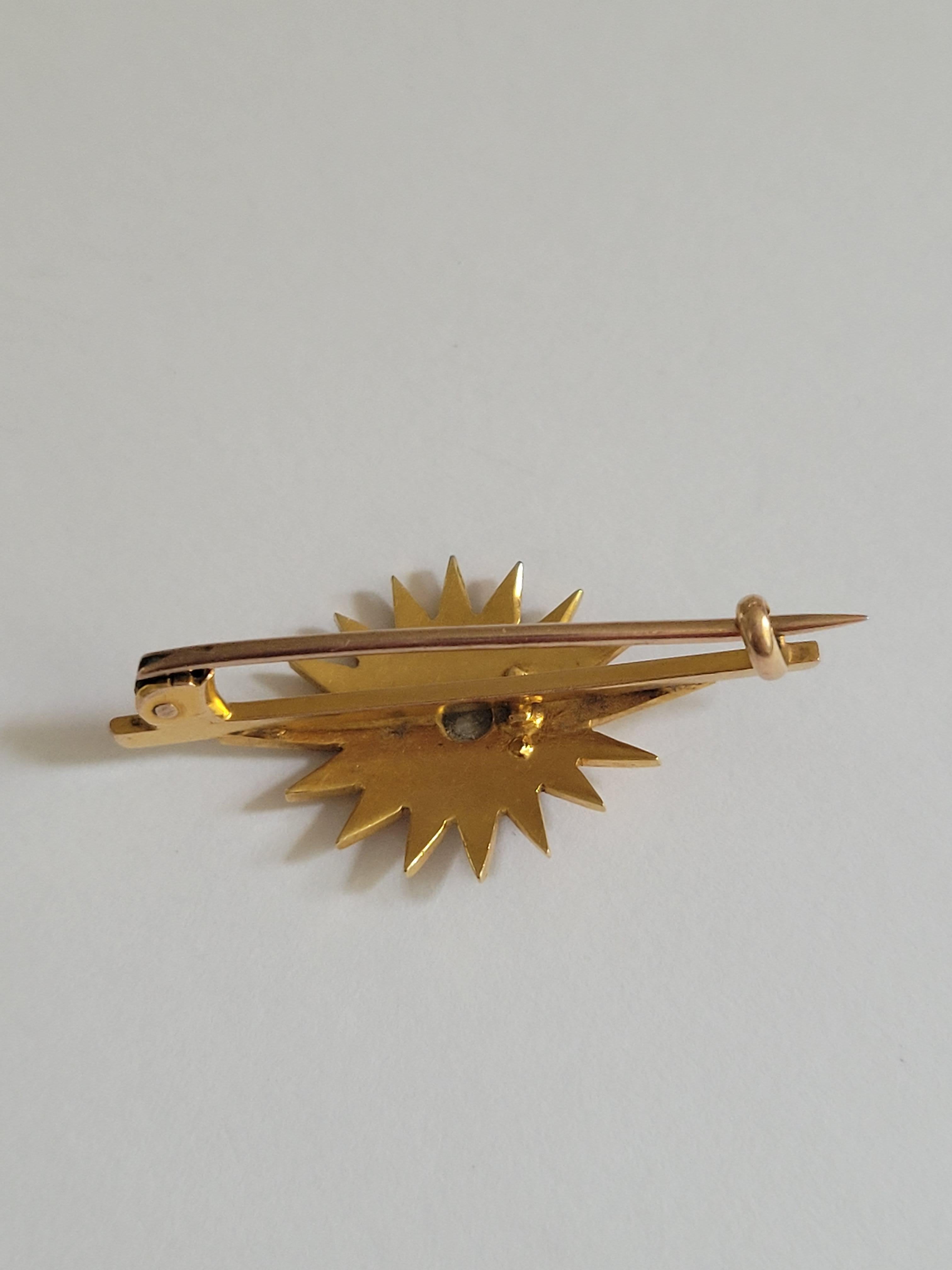 Starburst-Brosche aus edwardianischem Gold mit Diamanten und natürlichen Perlen (Rosenschliff) im Angebot