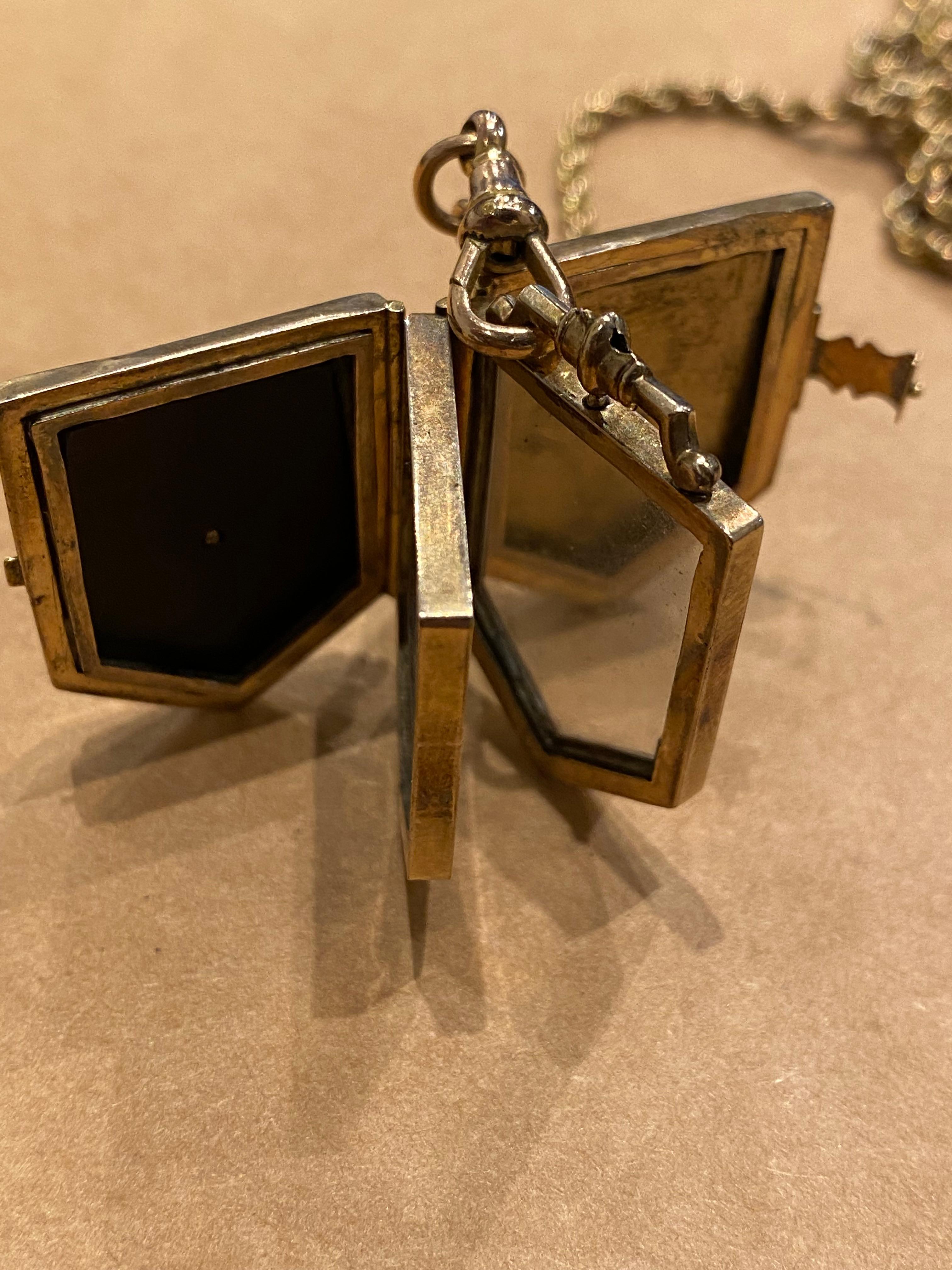 Edwardian Gold Filled Black Onyx Multi-Compartment Shield Locket & Guard Chain In Excellent Condition For Sale In MELBOURNE, AU