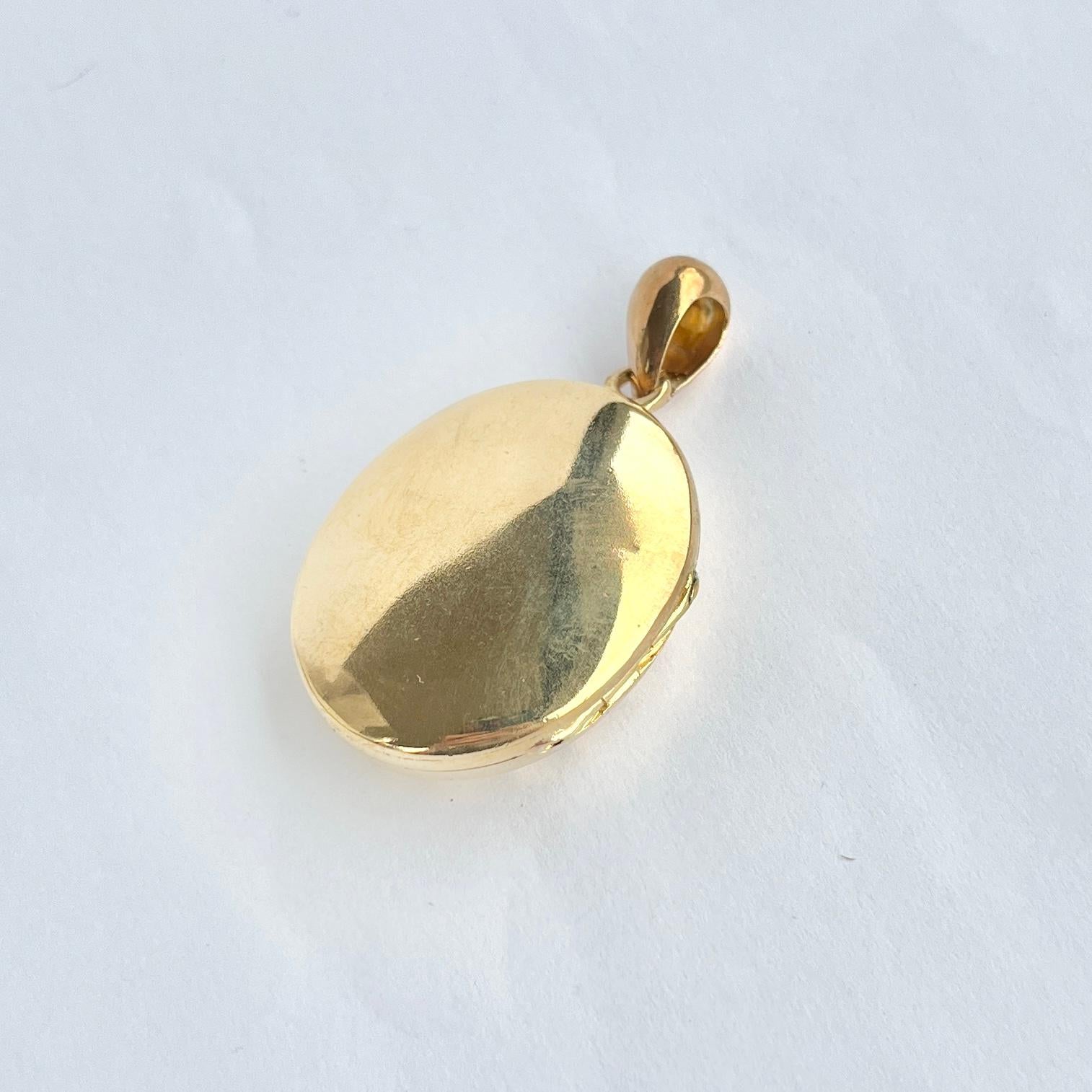 Women's or Men's Edwardian Gold Gilt Locket  For Sale