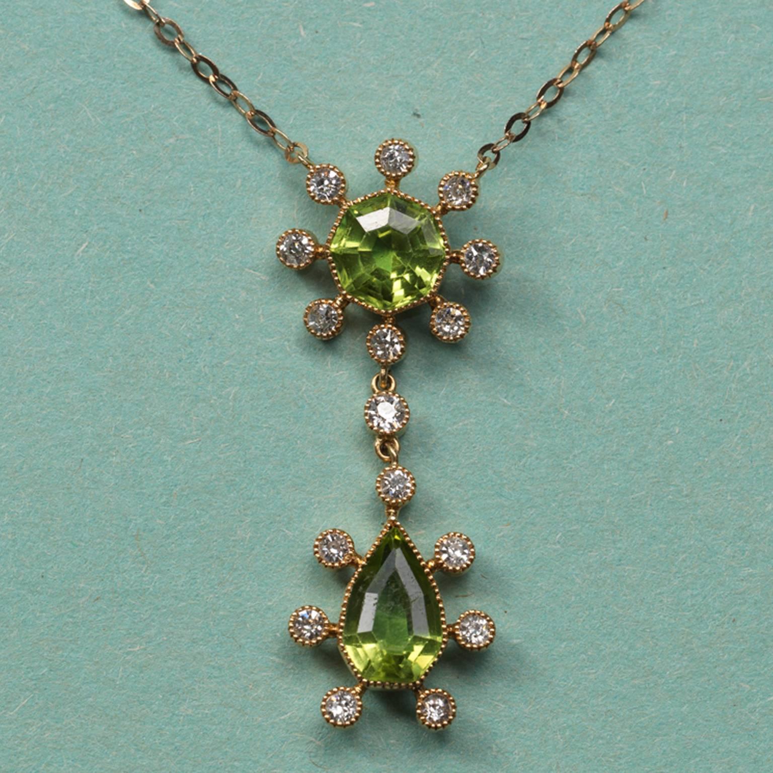 Edwardian Gold Peridot and Diamond Pendant In Excellent Condition In Amsterdam, NL