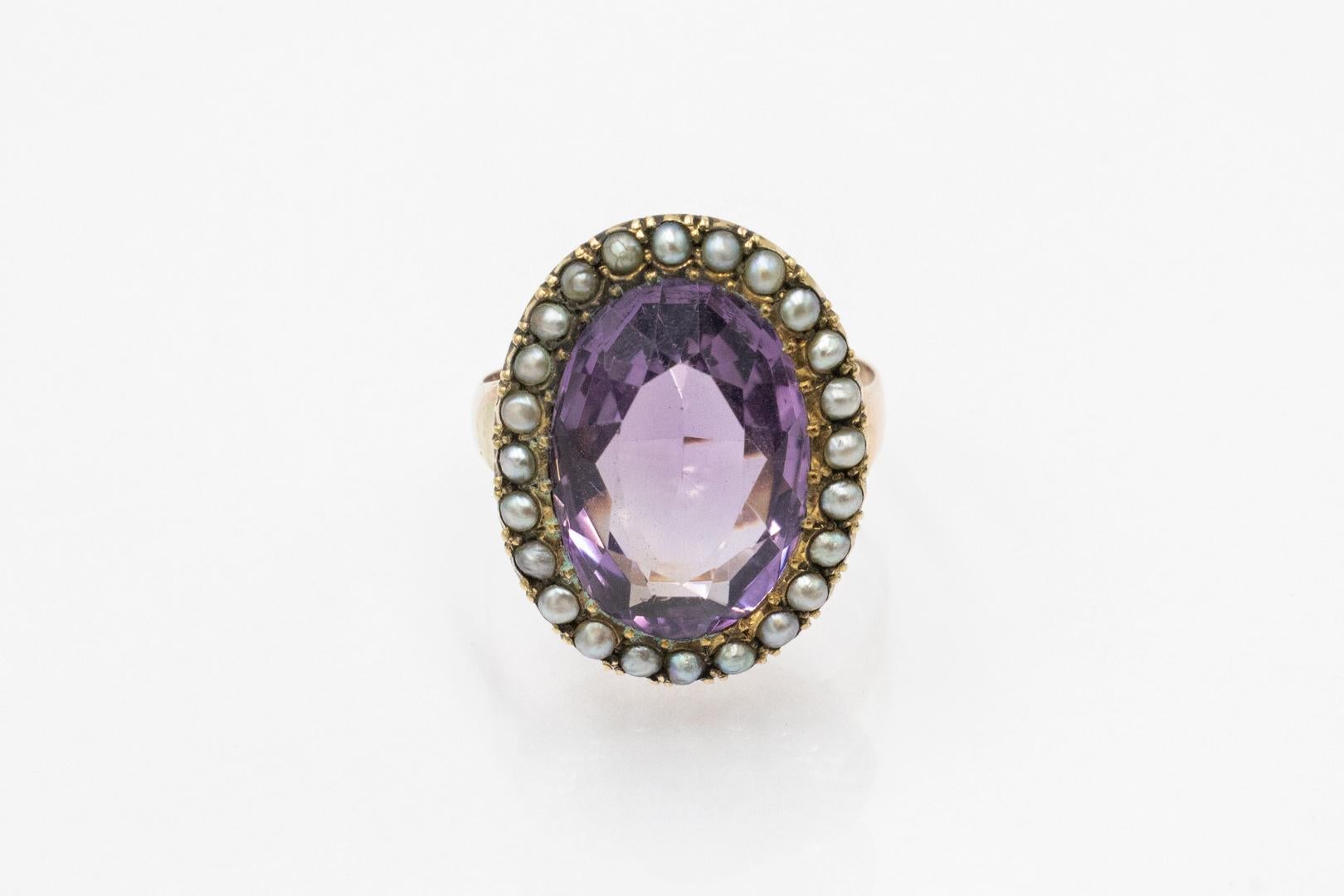 Edwardian gold ring with amethyst and natural pearls, 1911-1912. In Good Condition For Sale In Chorzów, PL