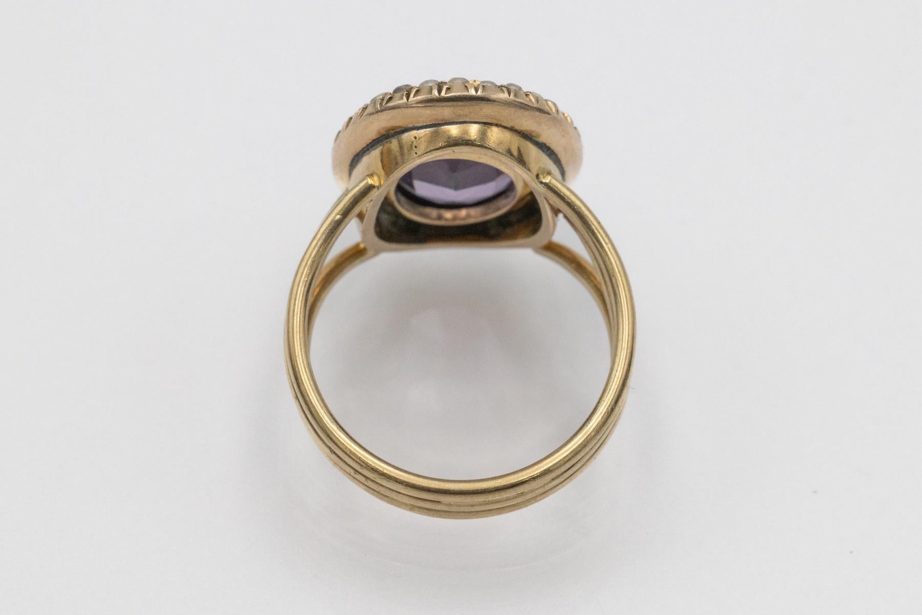 Edwardian gold ring with amethyst and natural pearls, early 20th century in vendita 1