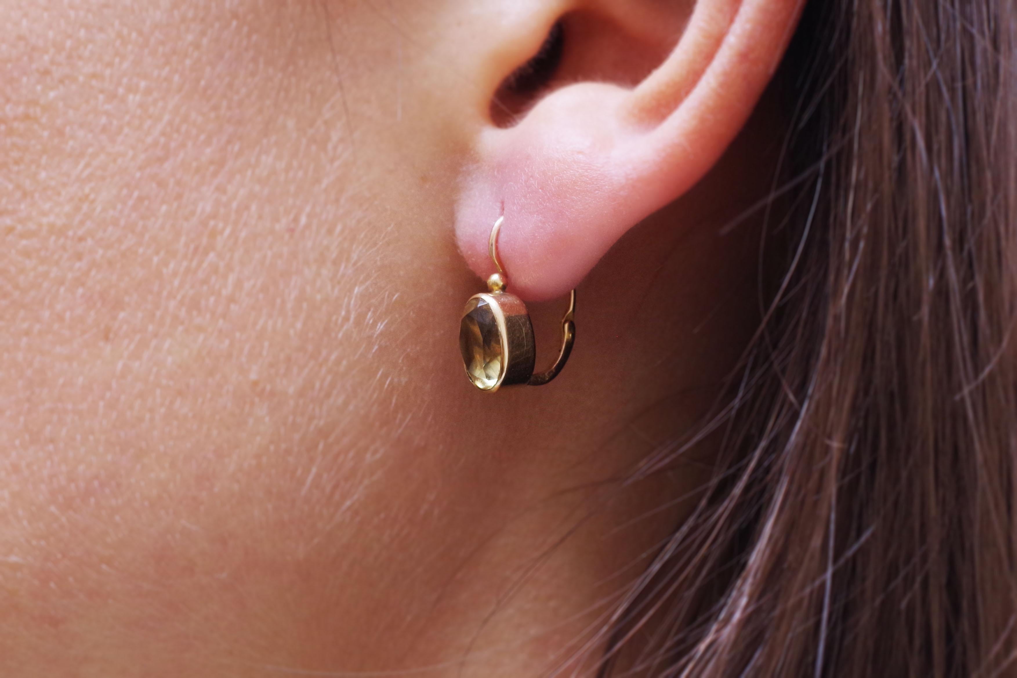 Women's or Men's Edwardian gold sleeper earrings