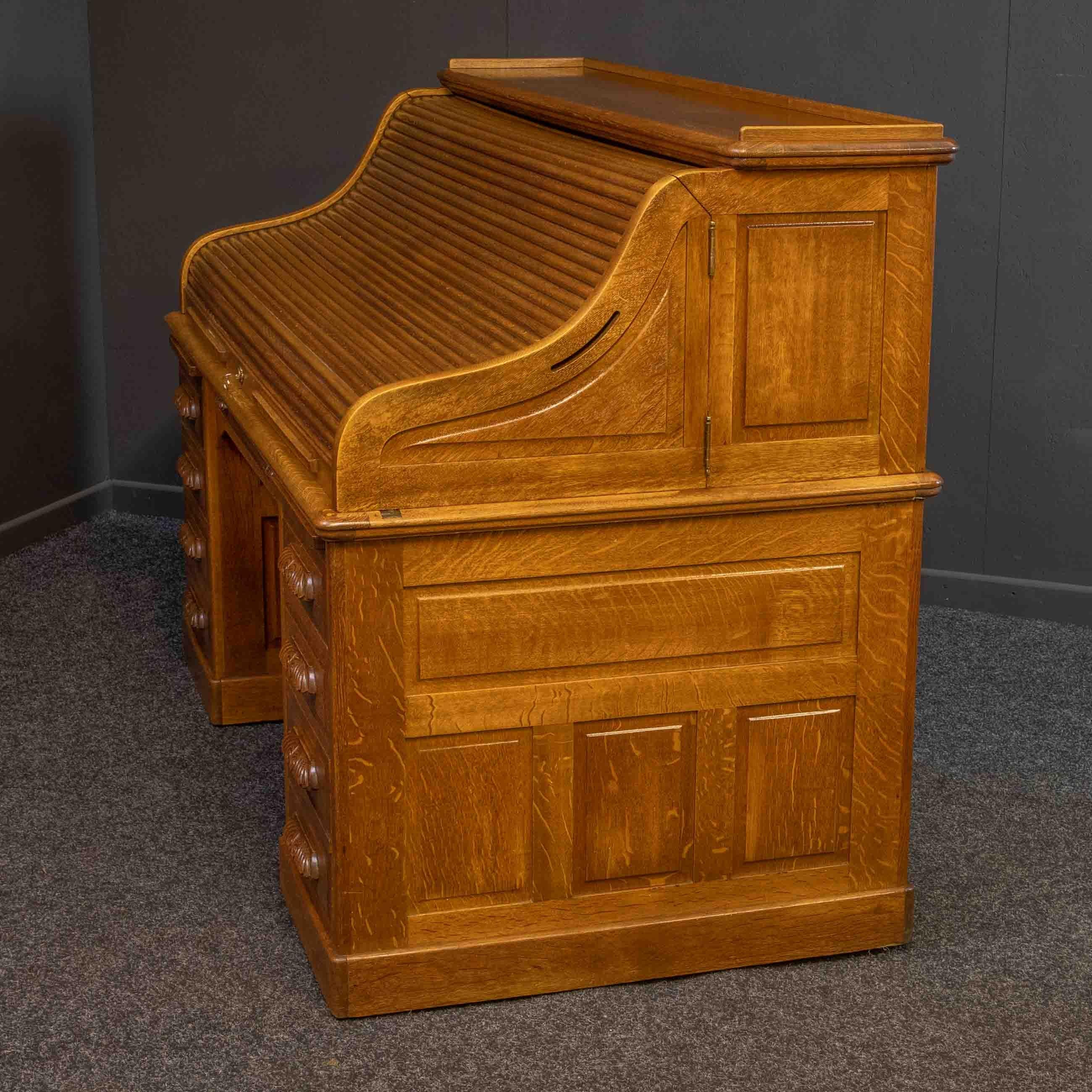 Edwardian Golden Oak Roll Top Desk In Good Condition For Sale In Manchester, GB