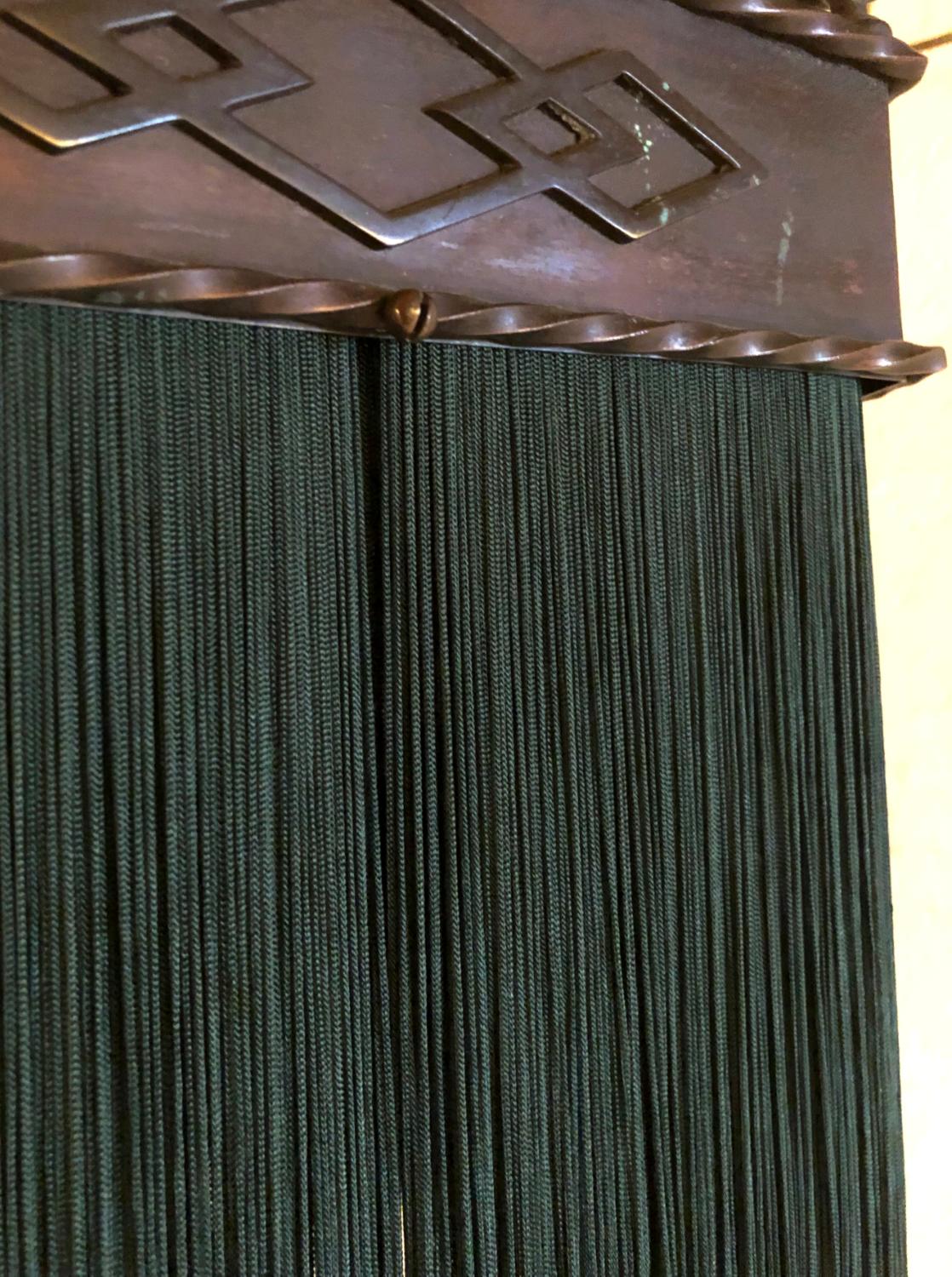 Lampadario a sospensione gotico edoardiano esagonale con frange in rame verde e nappe in vendita 6
