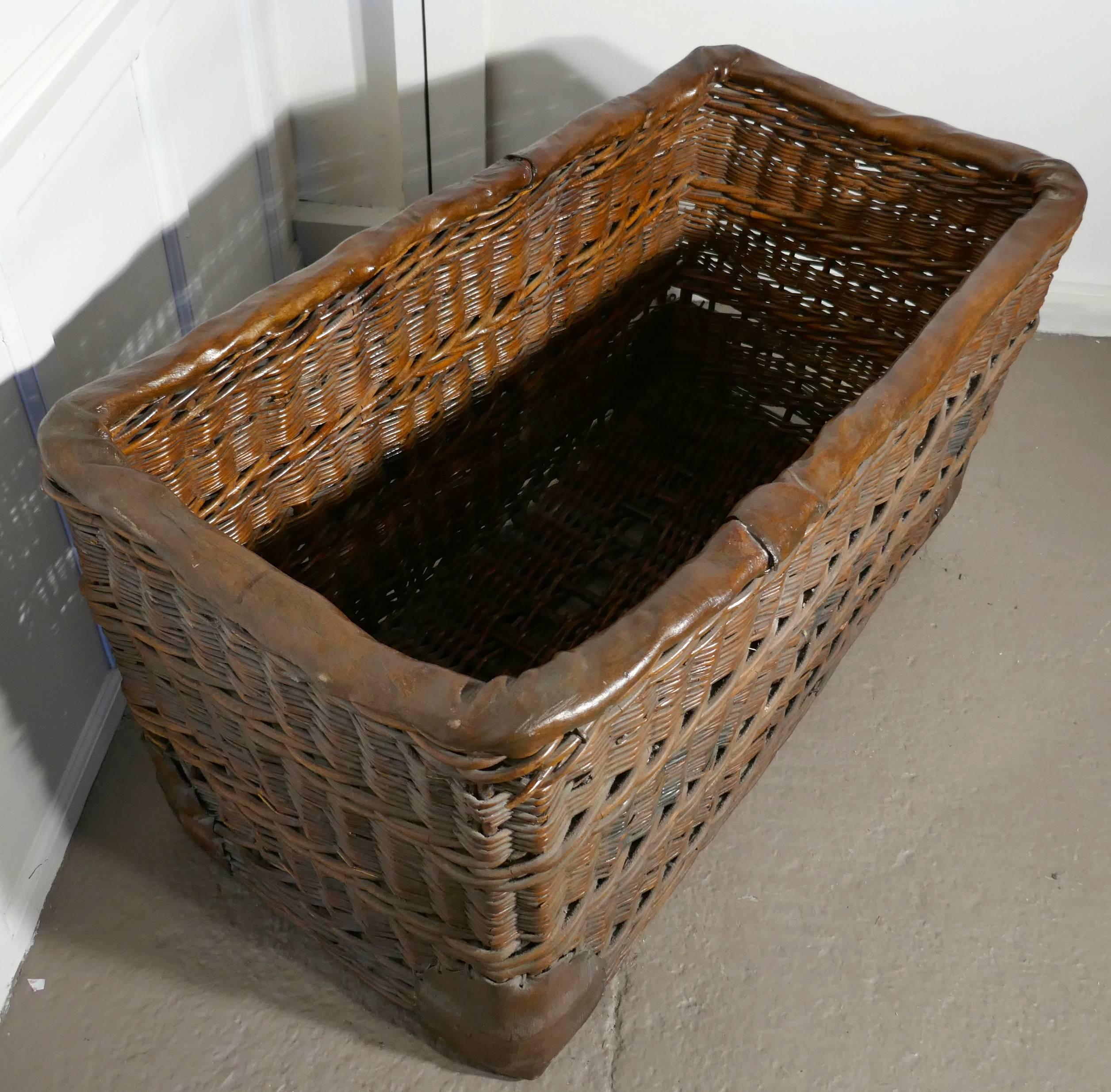 Early 20th Century Edwardian G.P.O. Wicker Post or Mail Basket