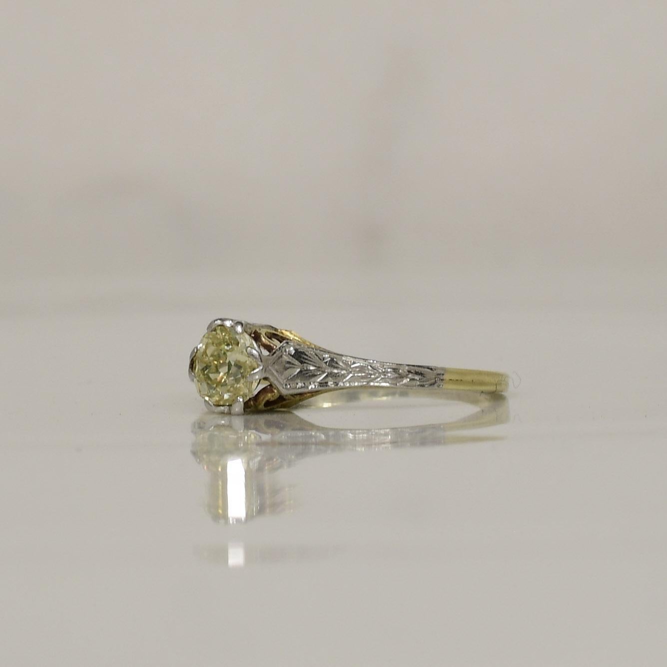 Édouardien Bague solitaire édouardienne bicolore 14 carats en diamant jaune demi-carat de taille vieille mine en vente