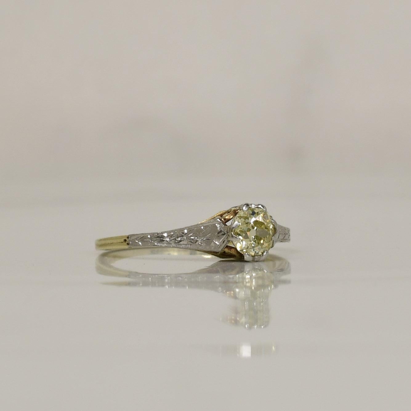 Bague solitaire édouardienne bicolore 14 carats en diamant jaune demi-carat de taille vieille mine en vente 1