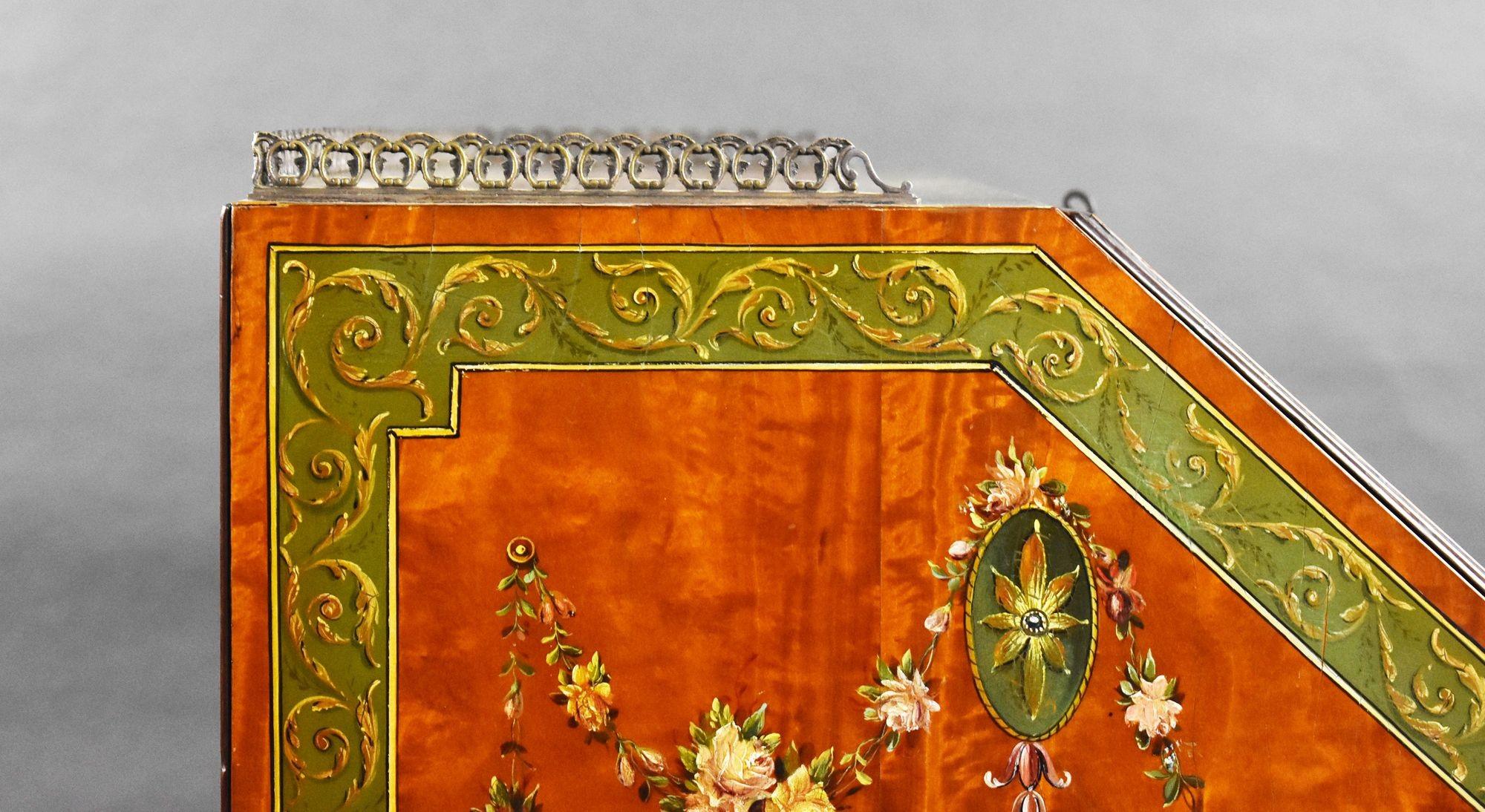 Edwardianisches handbemaltes Büro aus Seidenholz im Angebot 11
