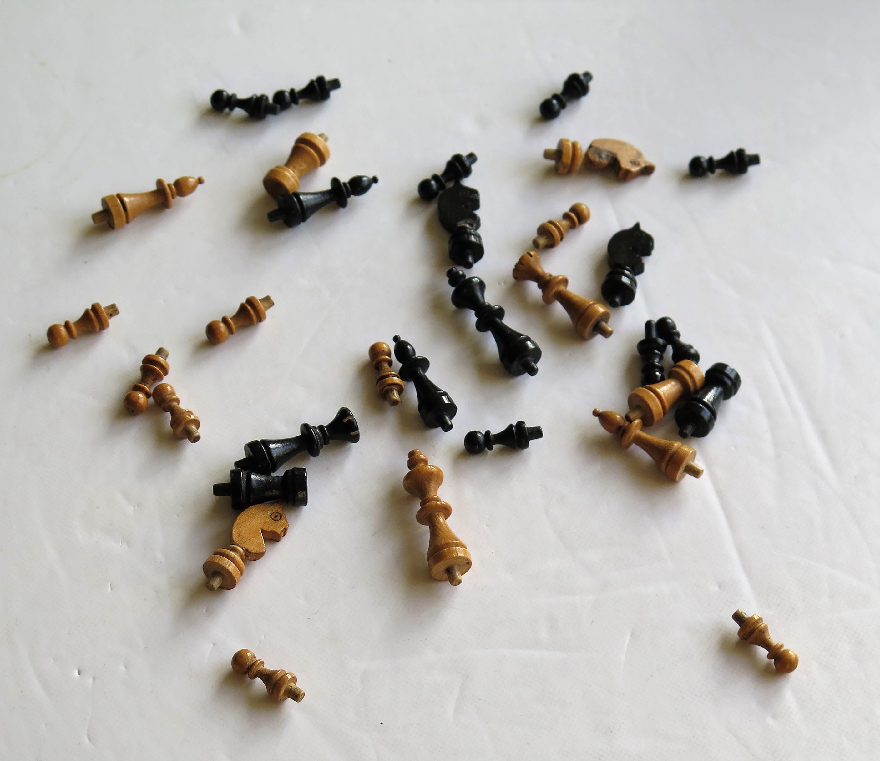 Edwardian Handmade Miniature Travelling Chess Set Game, circa 1900 3