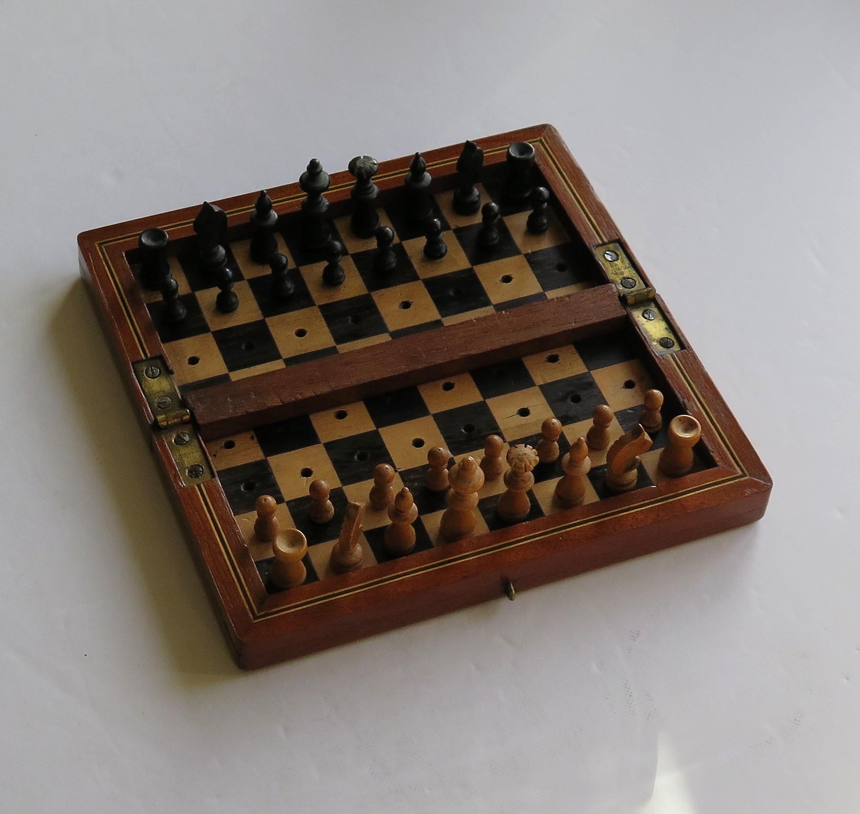 Edwardian Handmade Miniature Travelling Chess Set Game, circa 1900 In Good Condition In Lincoln, Lincolnshire
