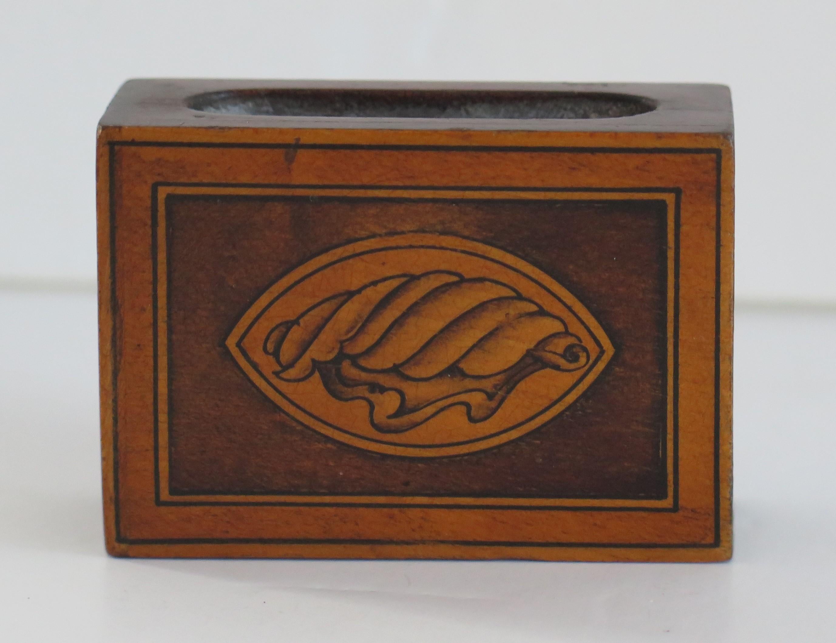 Fait main Étui à gilet édouardien en bois dur avec incrustation de coquillages, vers 1900 en vente