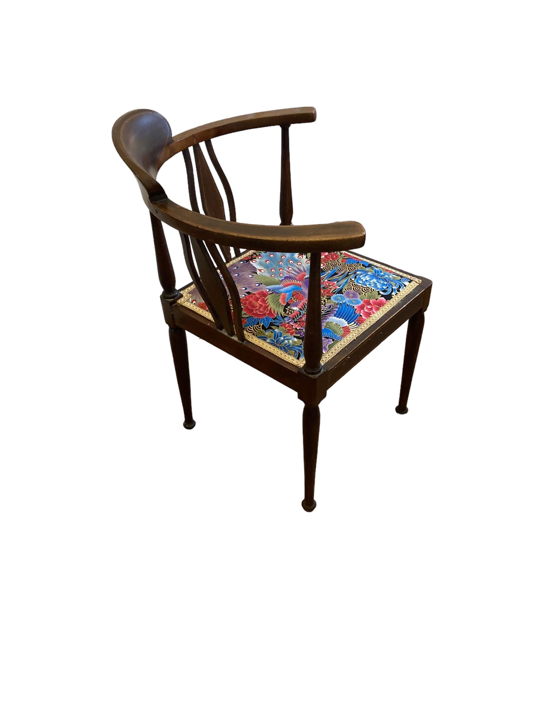 Edwardian Inlaid Corner Chair 1900's In Good Condition For Sale In Bishop's Stortford, GB