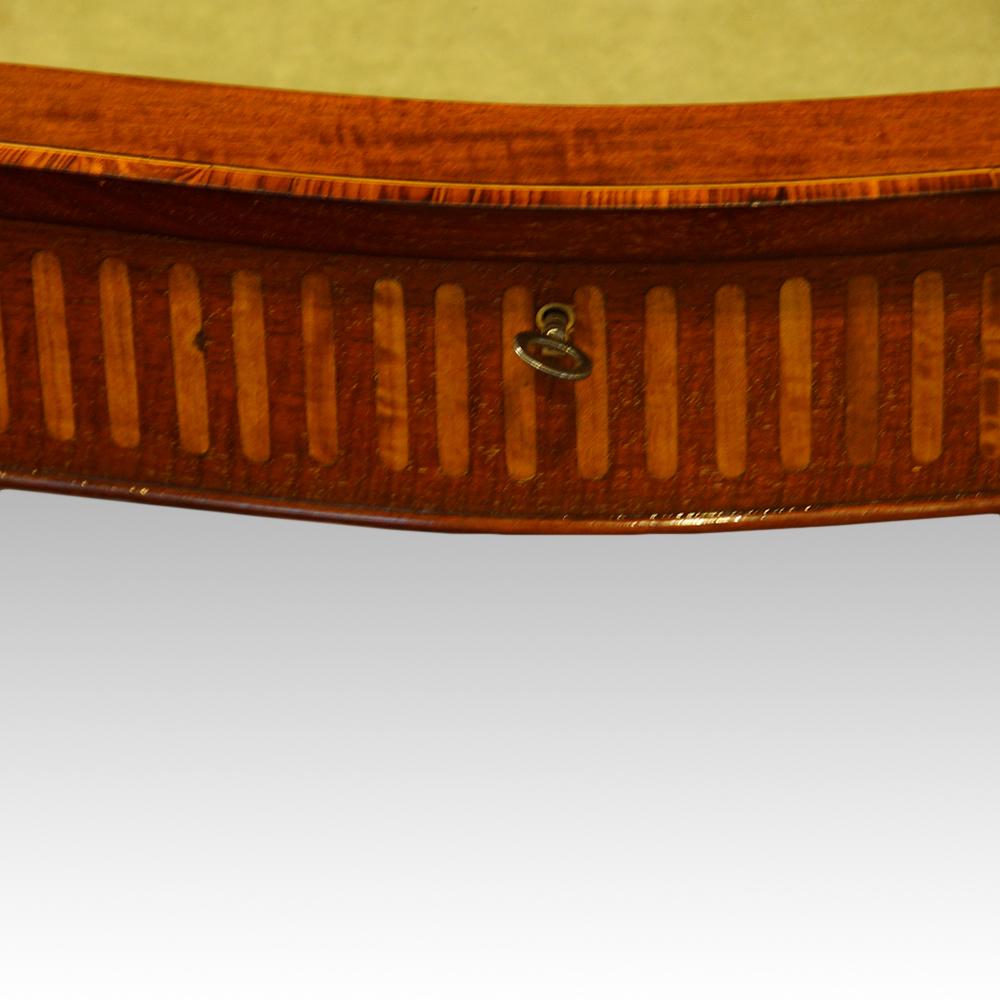 English Edwardian Inlaid mahogany bijouterie curio table, Circa 1910 In Good Condition In Salisbury, Wiltshire