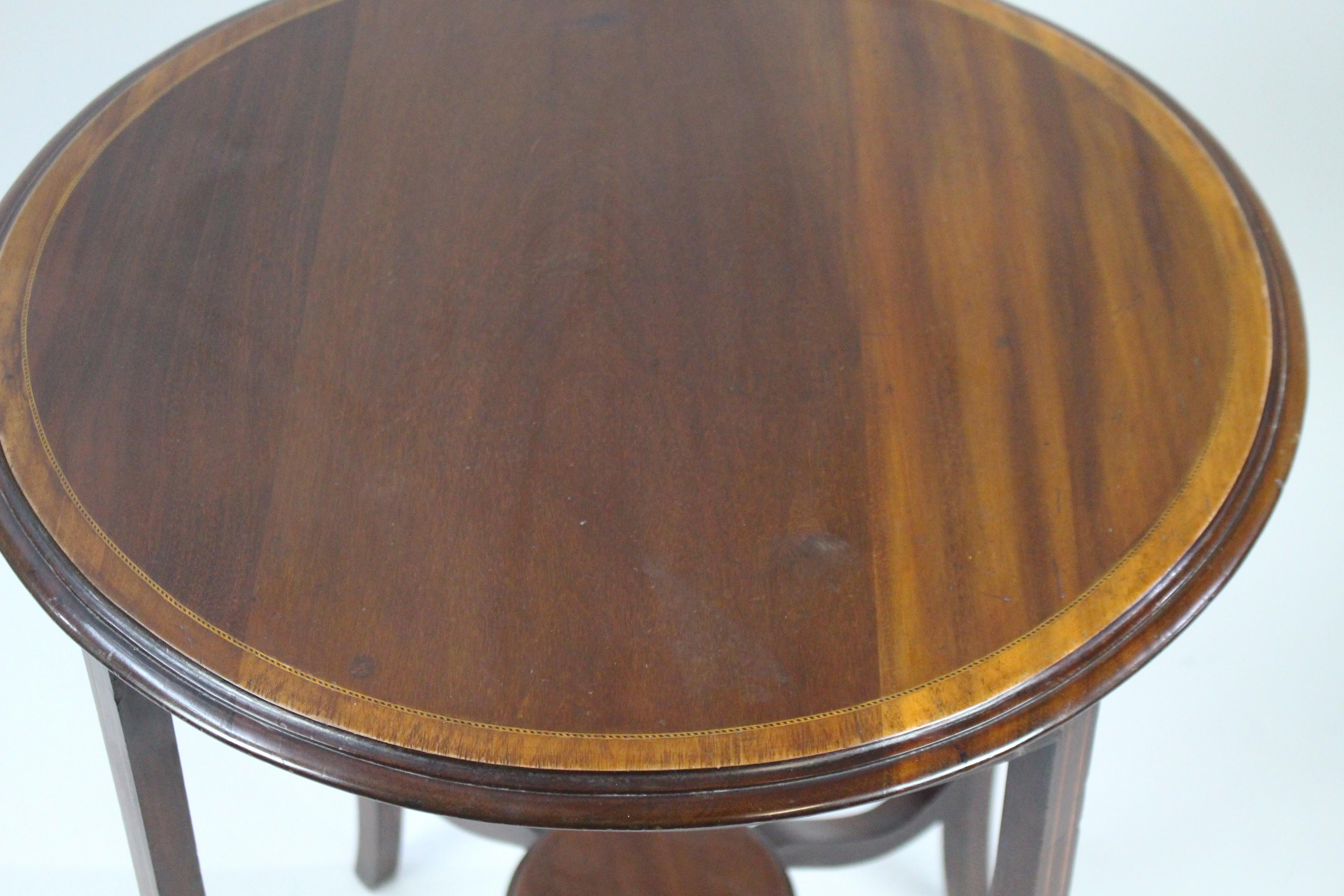 Edwardian Inlaid Mahogany Circular Lamp Table In Good Condition For Sale In Worcester, Worcestershire