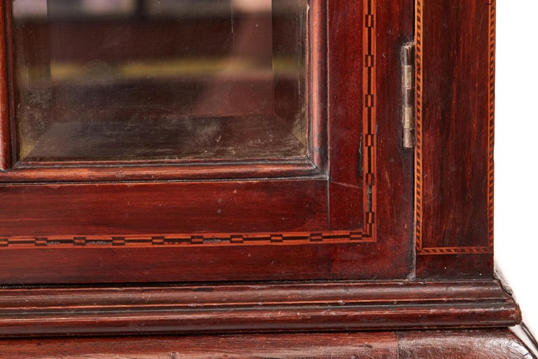 Early 20th Century Edwardian Inlaid Mahogany Display Cabinet by Maple & Co. For Sale